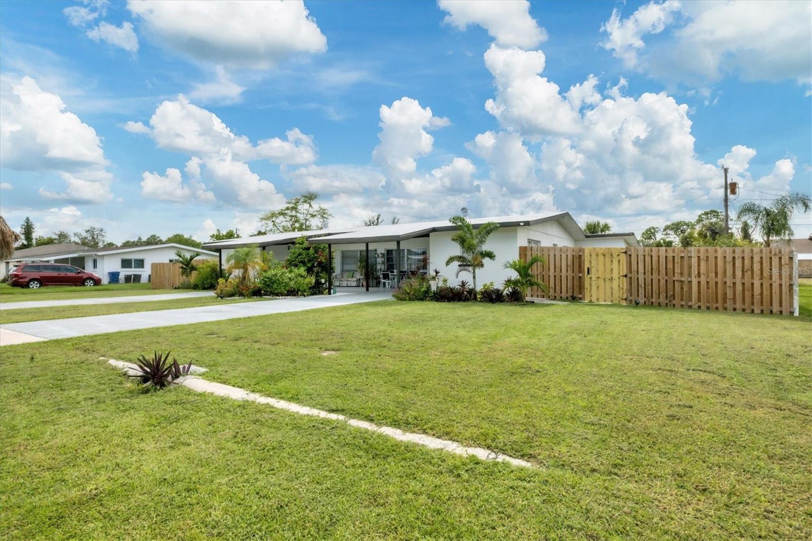 438 Granada Blvd Property Photo 9