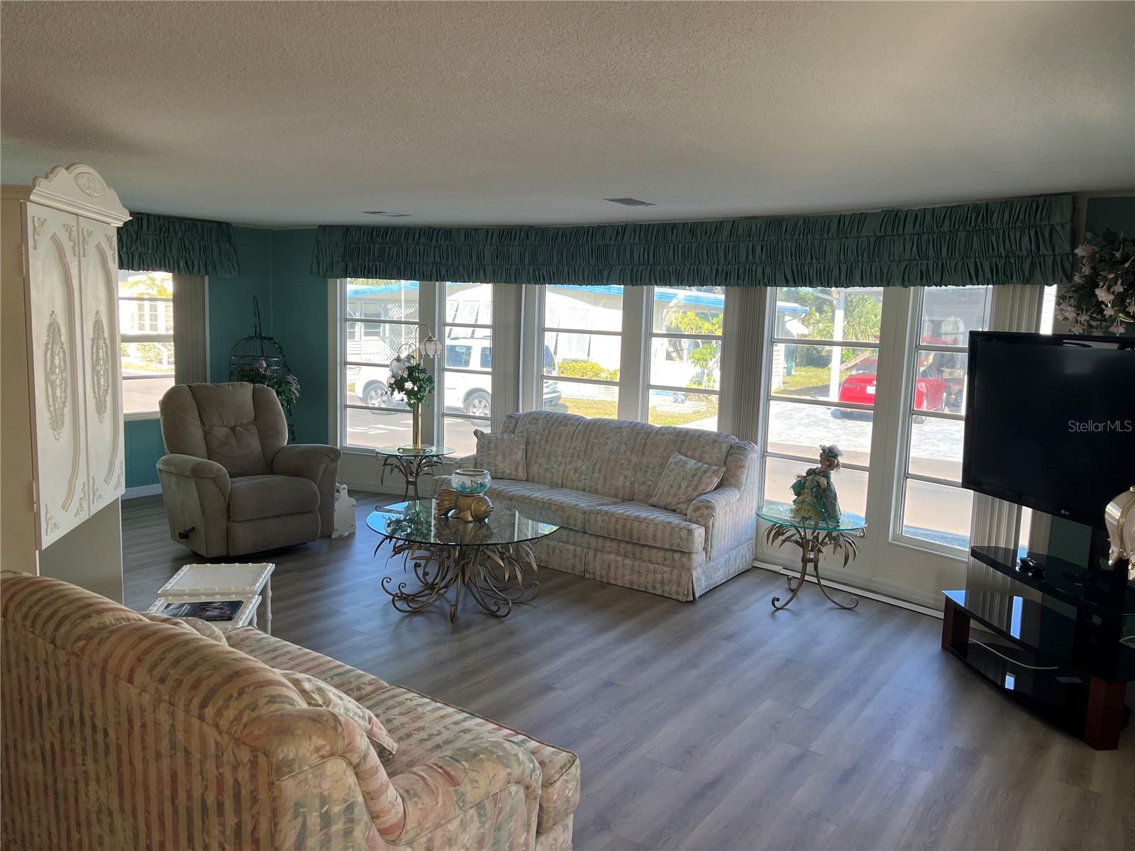 518 Cervina Dr N Property Photo 8