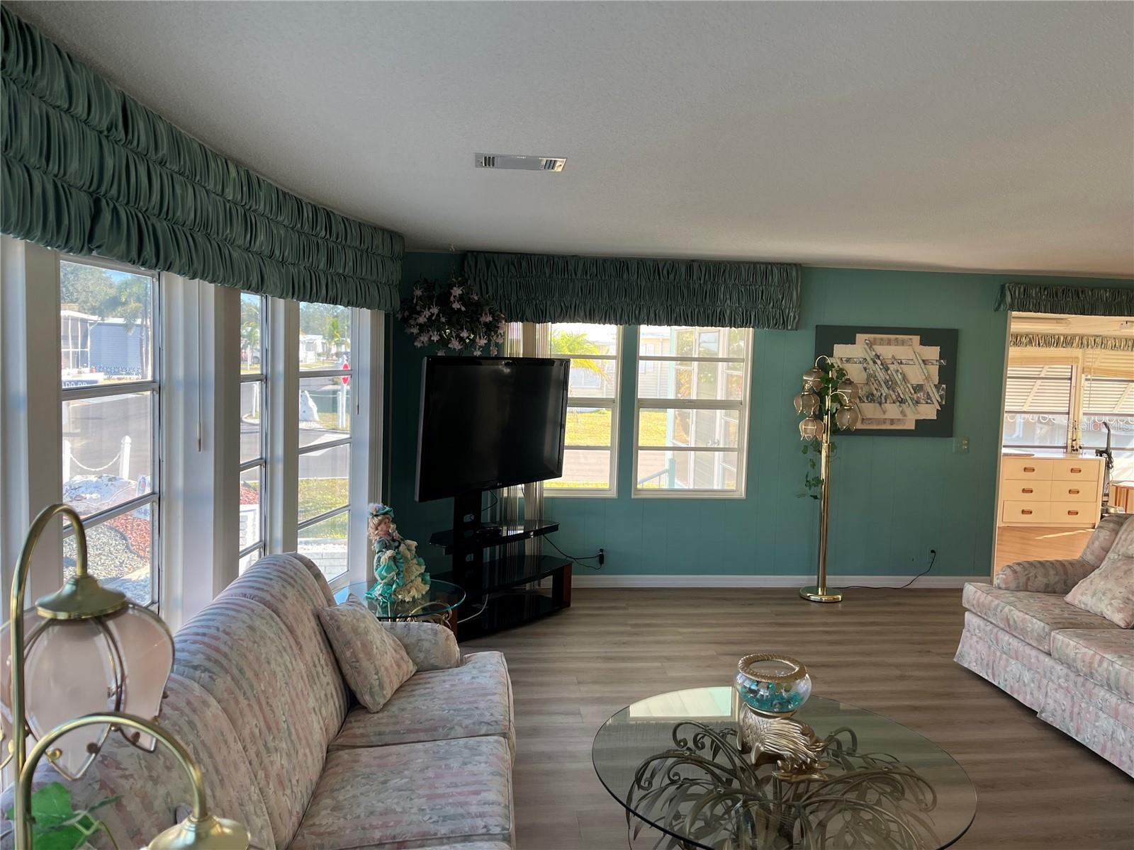518 Cervina Dr N Property Photo 12