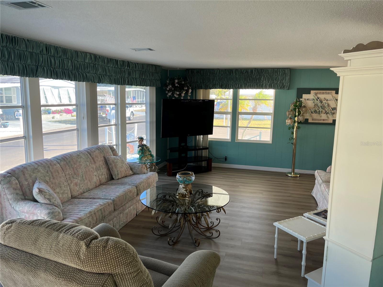 518 Cervina Dr N Property Photo 16
