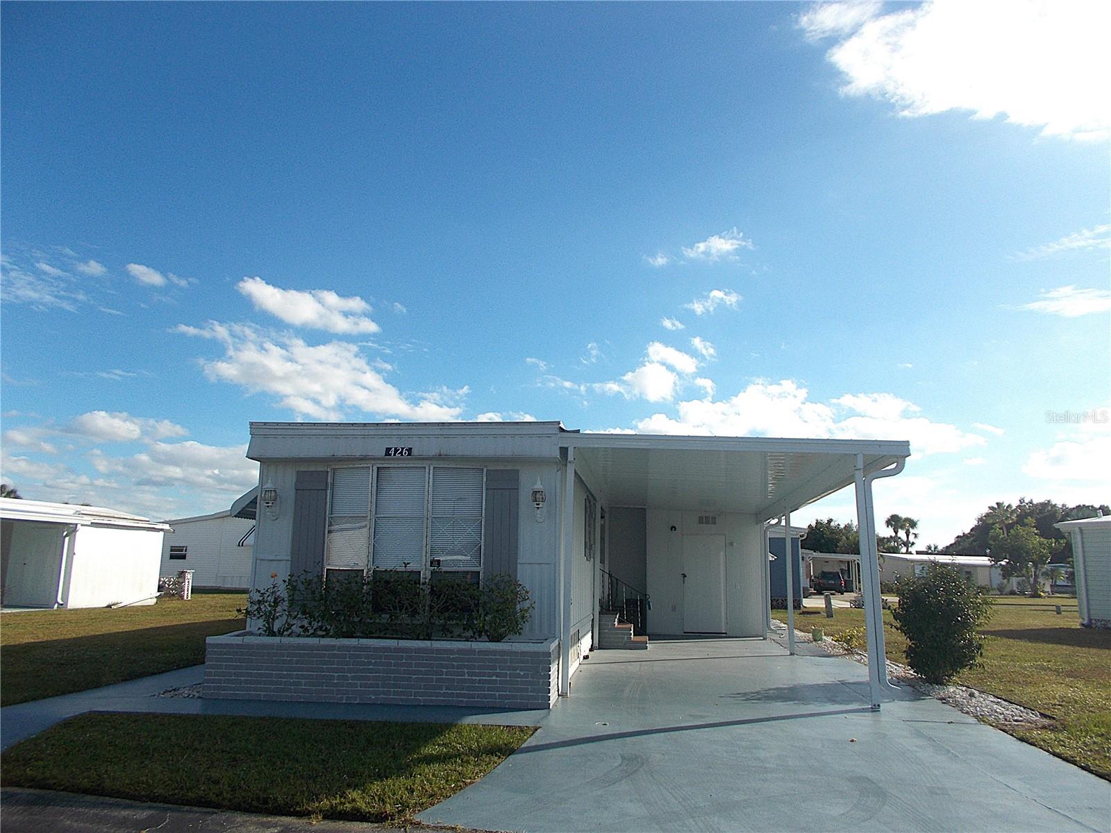 426 Boxwood Dr Property Photo 1