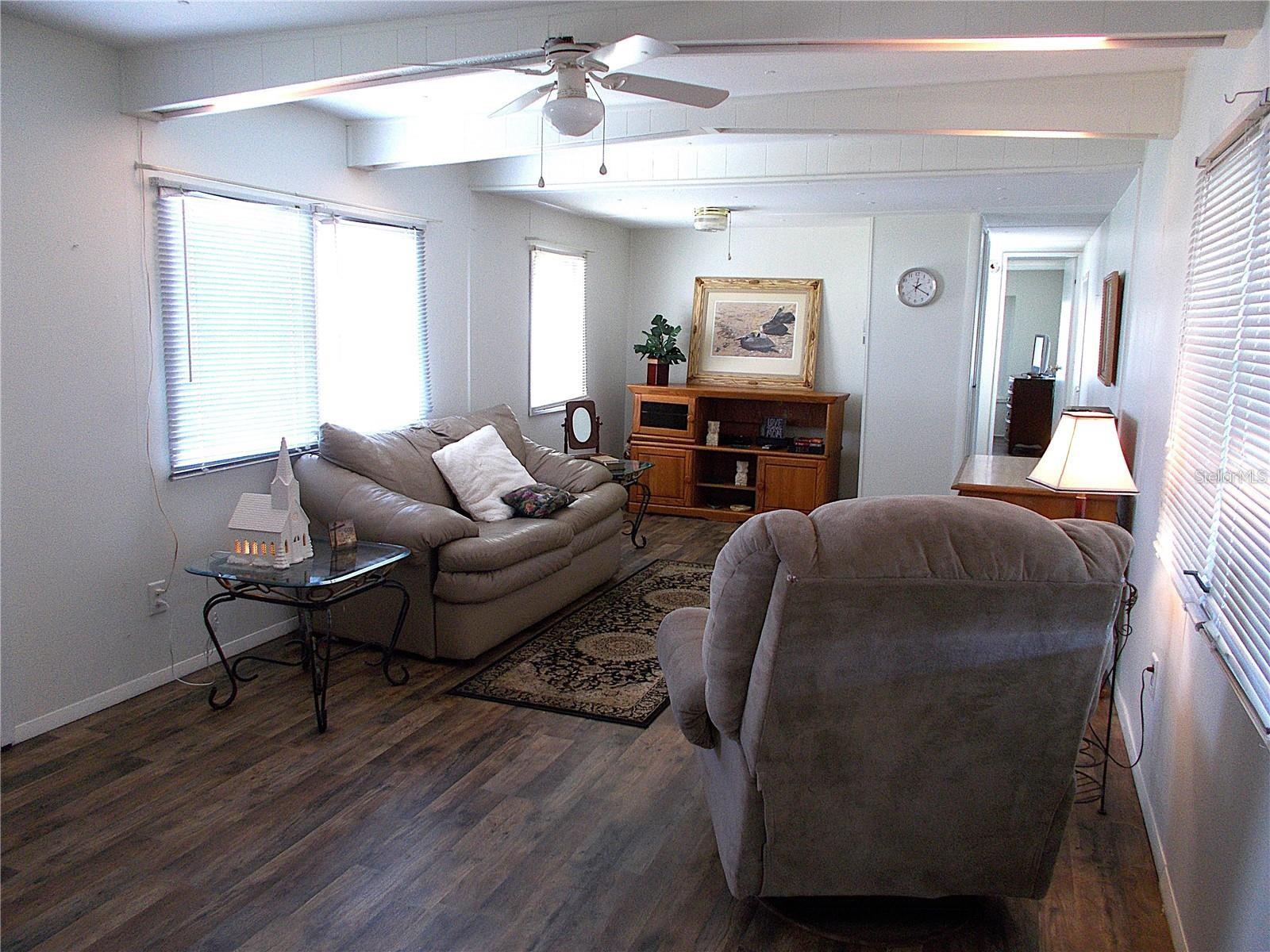 426 Boxwood Dr Property Photo 8