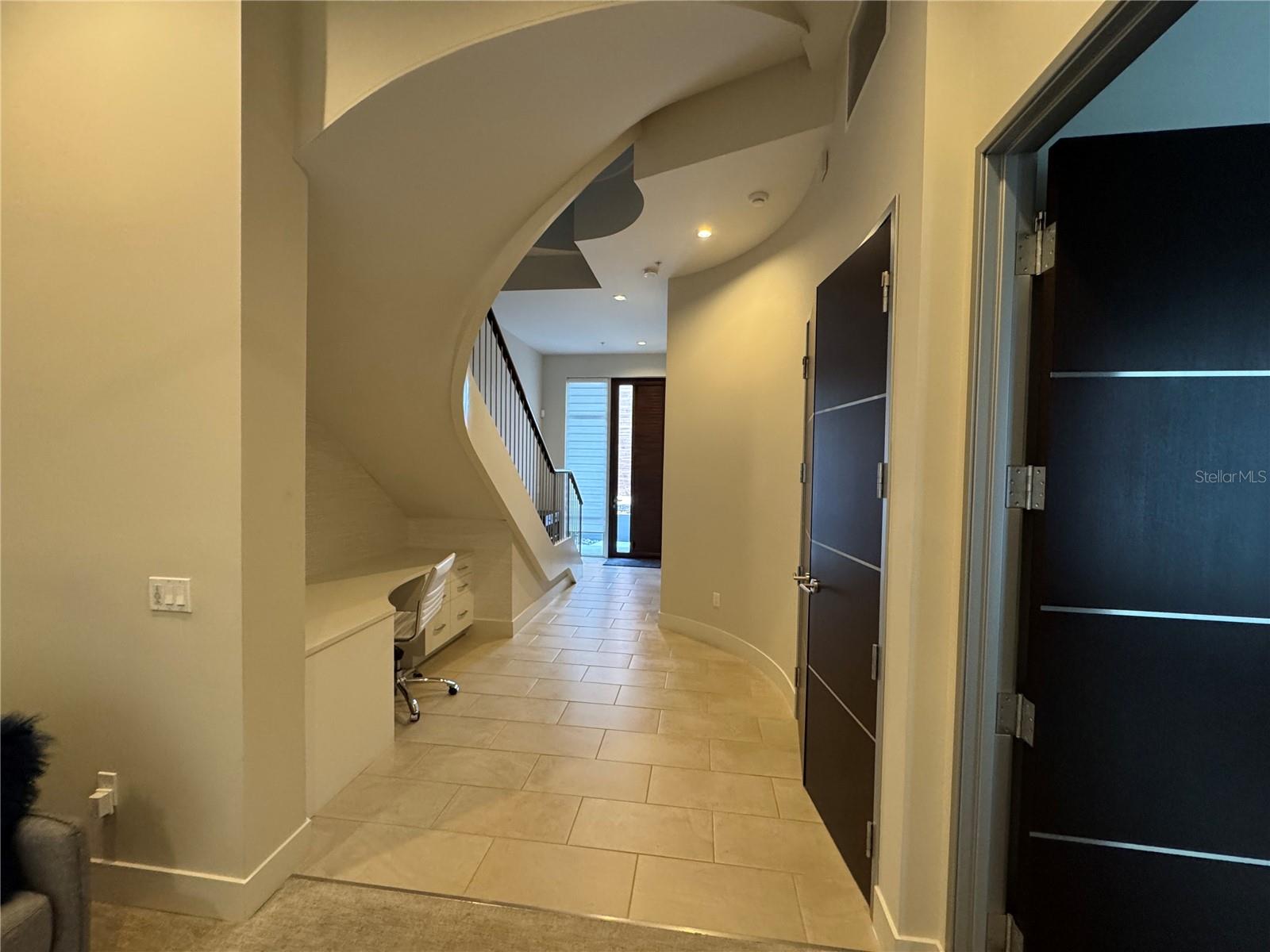 239 Cosmopolitan Ct Property Photo 4