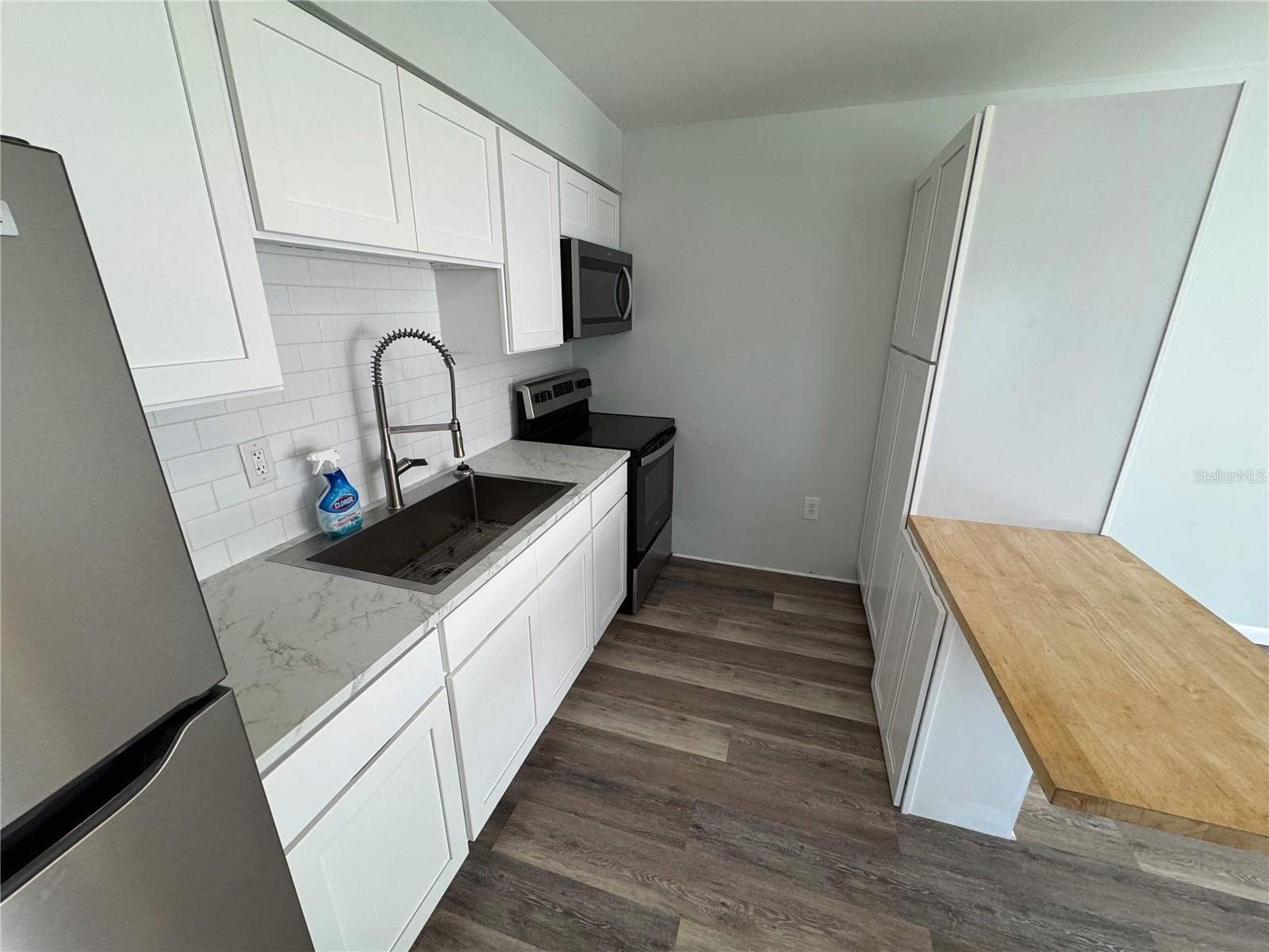 215 Park Blvd S #b Property Photo 3