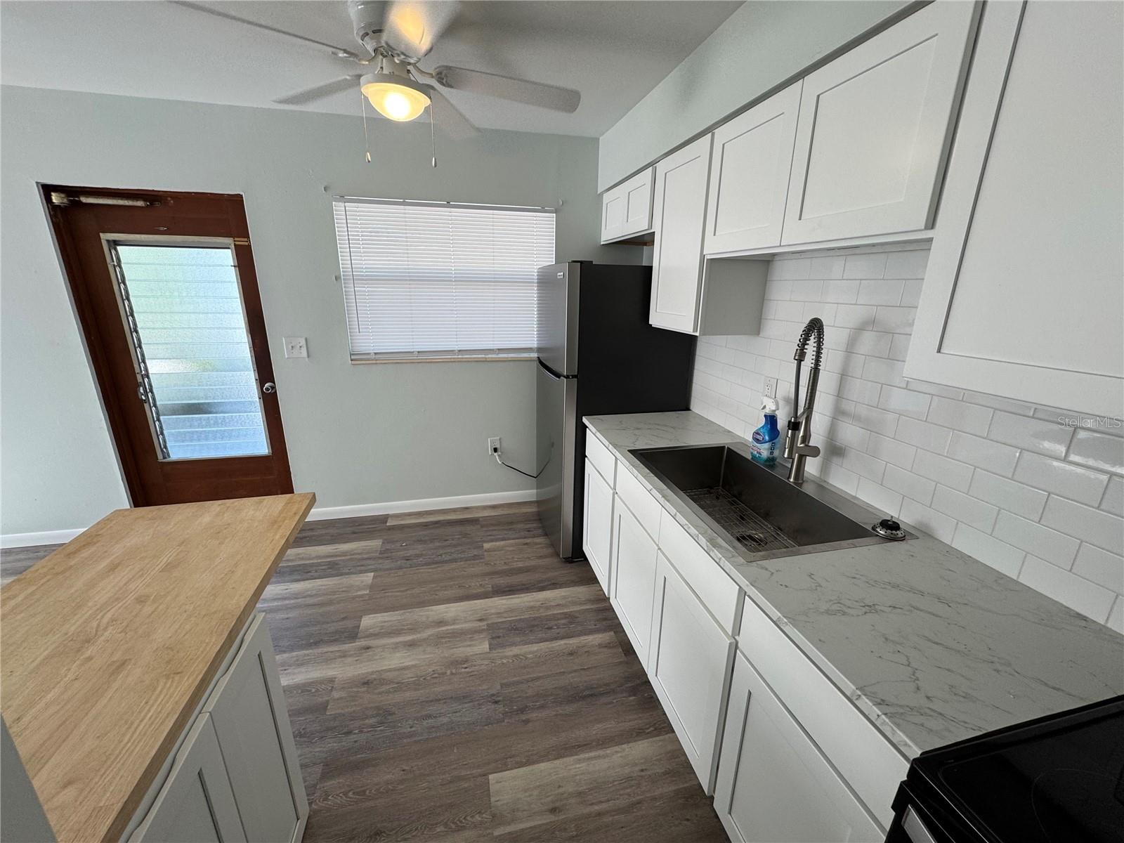 215 Park Blvd S #b Property Photo 4