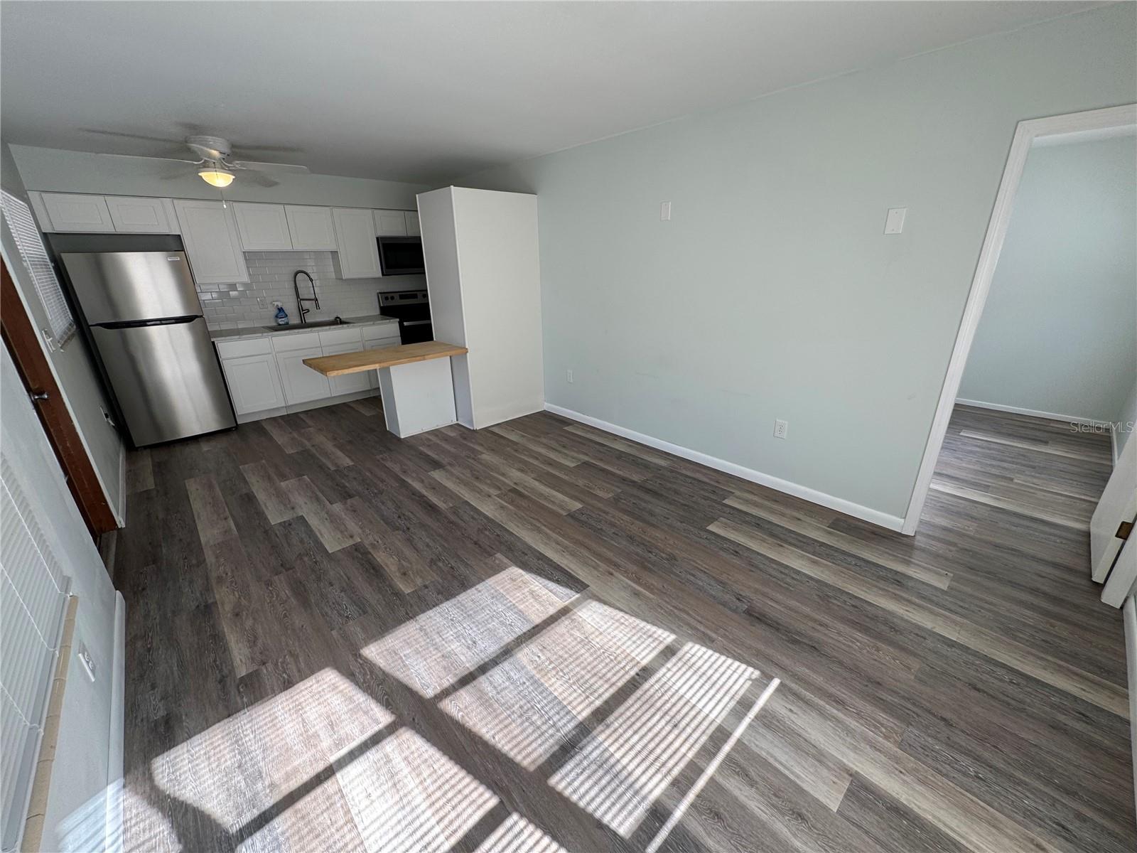 215 Park Blvd S #b Property Photo 6
