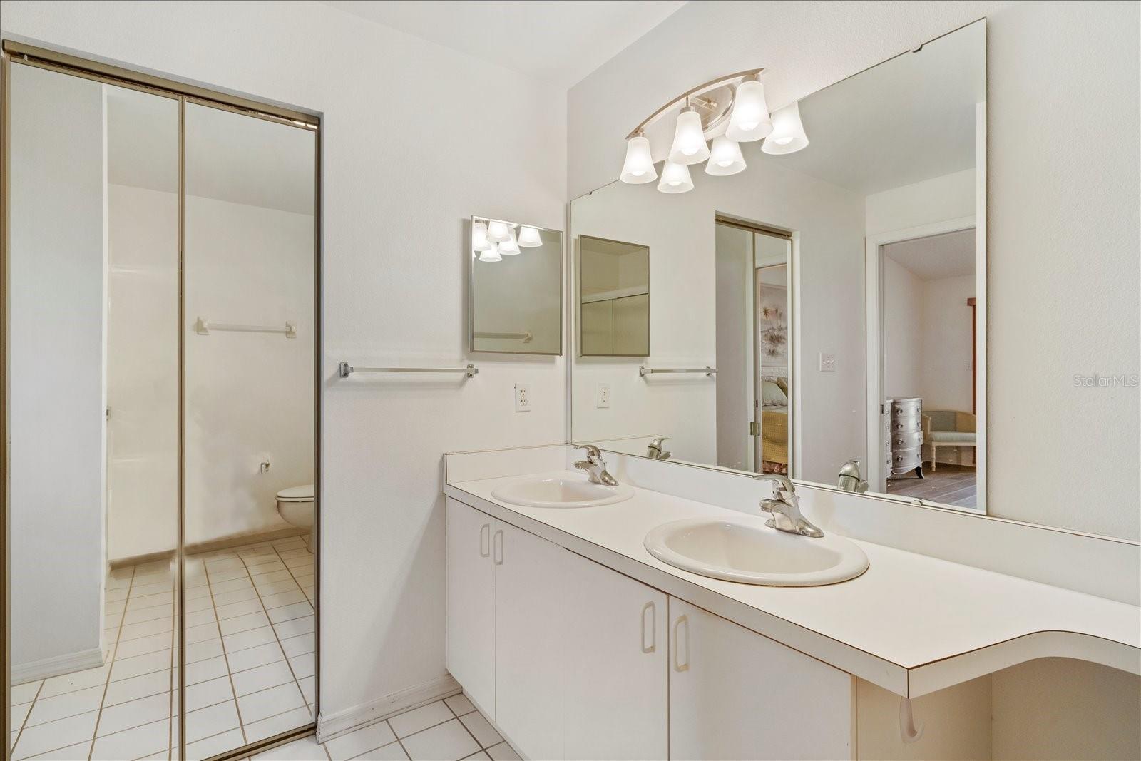841 Waterside Dr #206 Property Photo 21