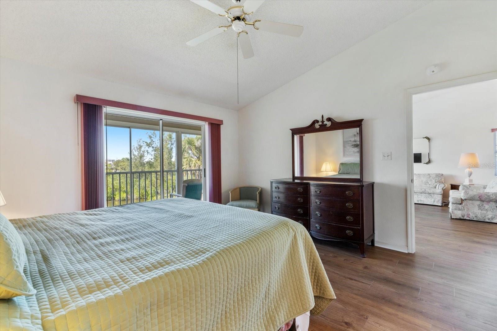 841 Waterside Dr #206 Property Photo 35