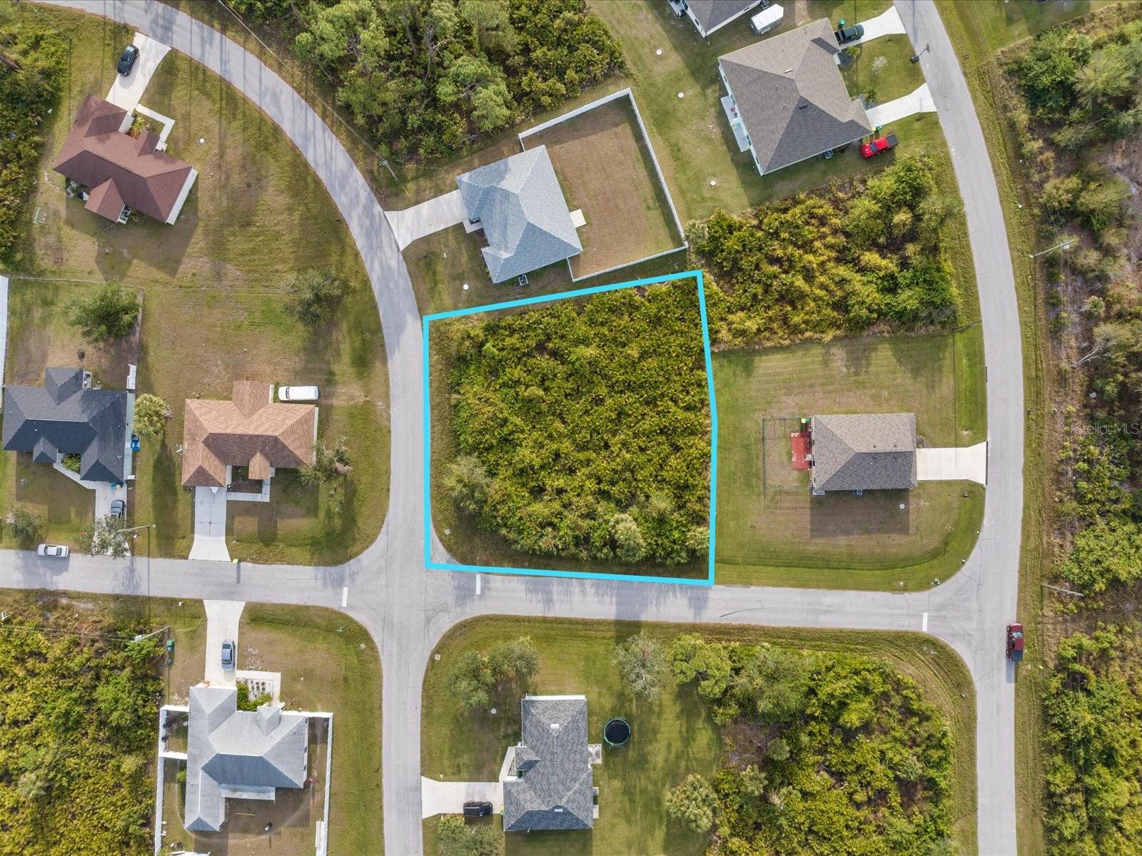 12142 Appleberg Cir Property Photo 3
