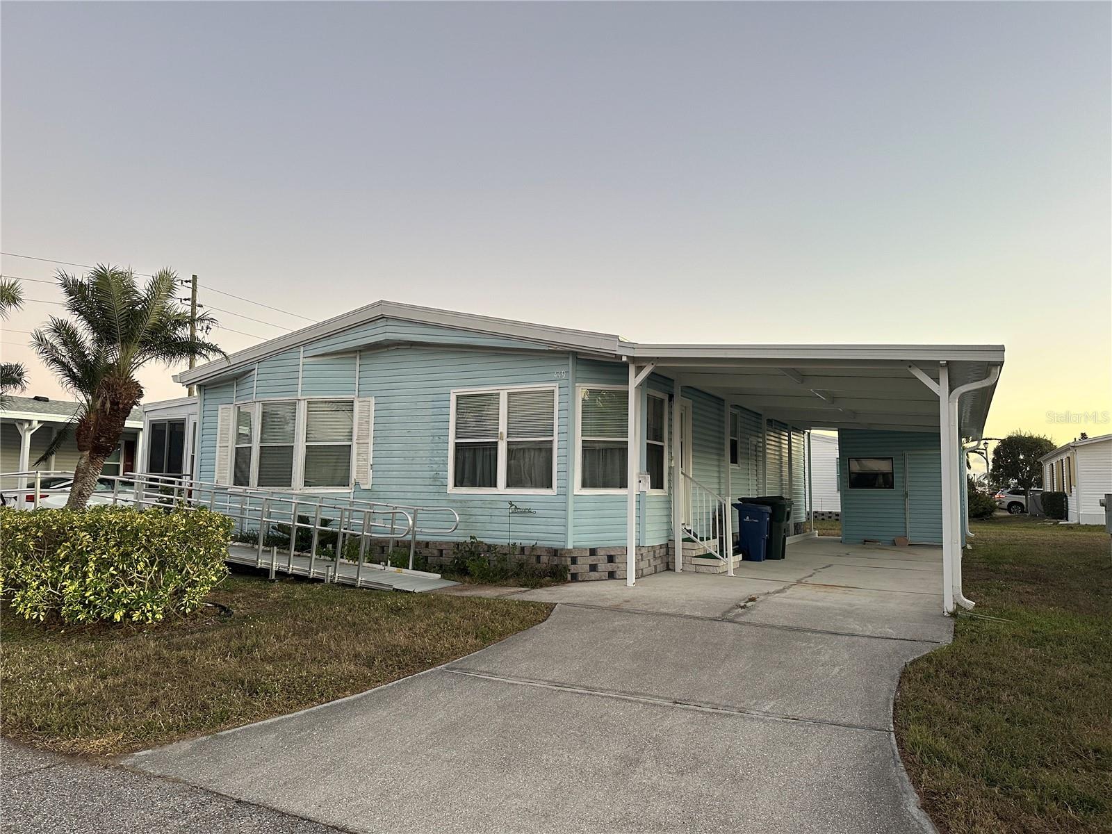 449 LANDSEDGE DR