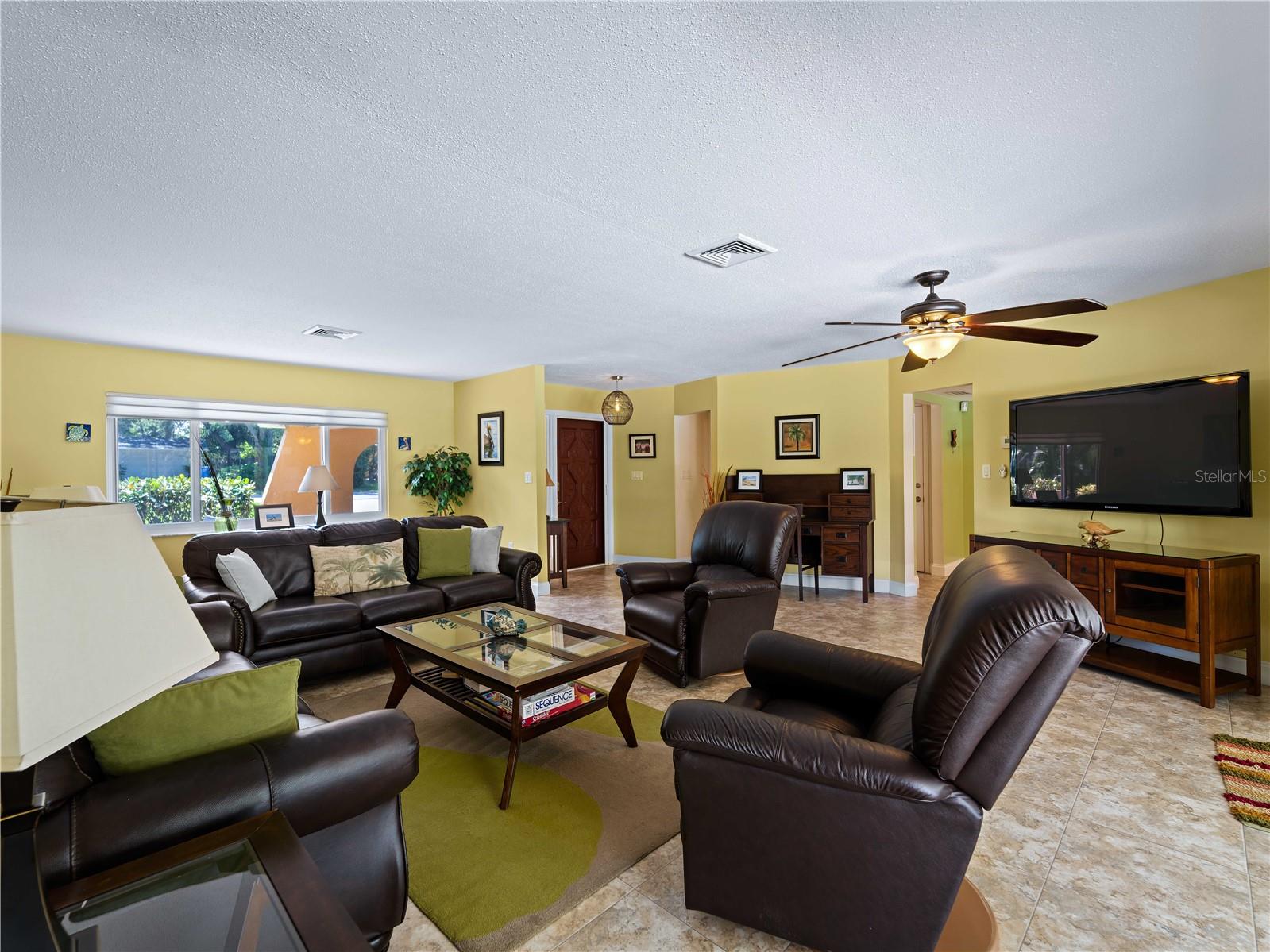 424 Baycrest Dr Property Photo 11