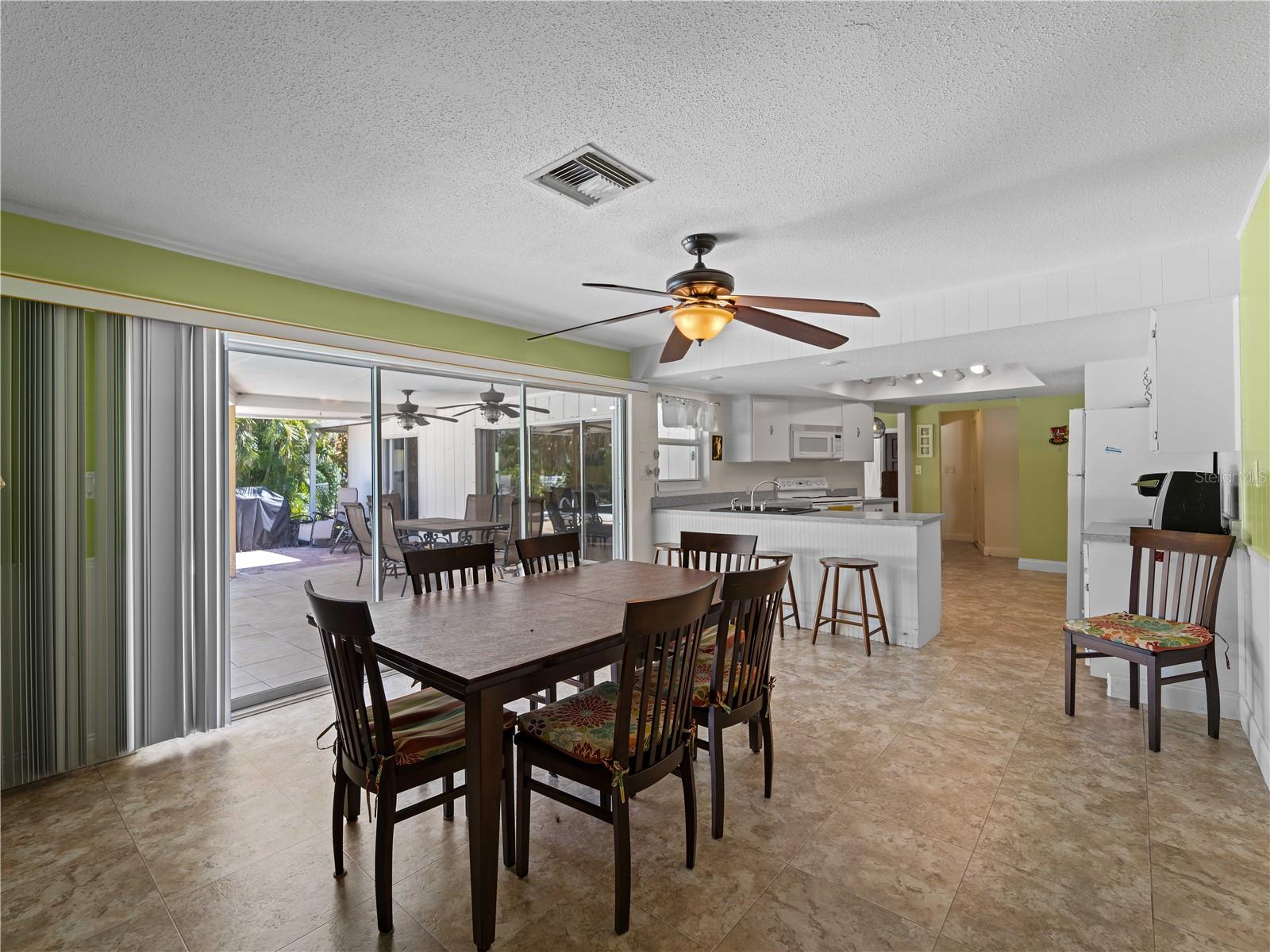 424 Baycrest Dr Property Photo 29