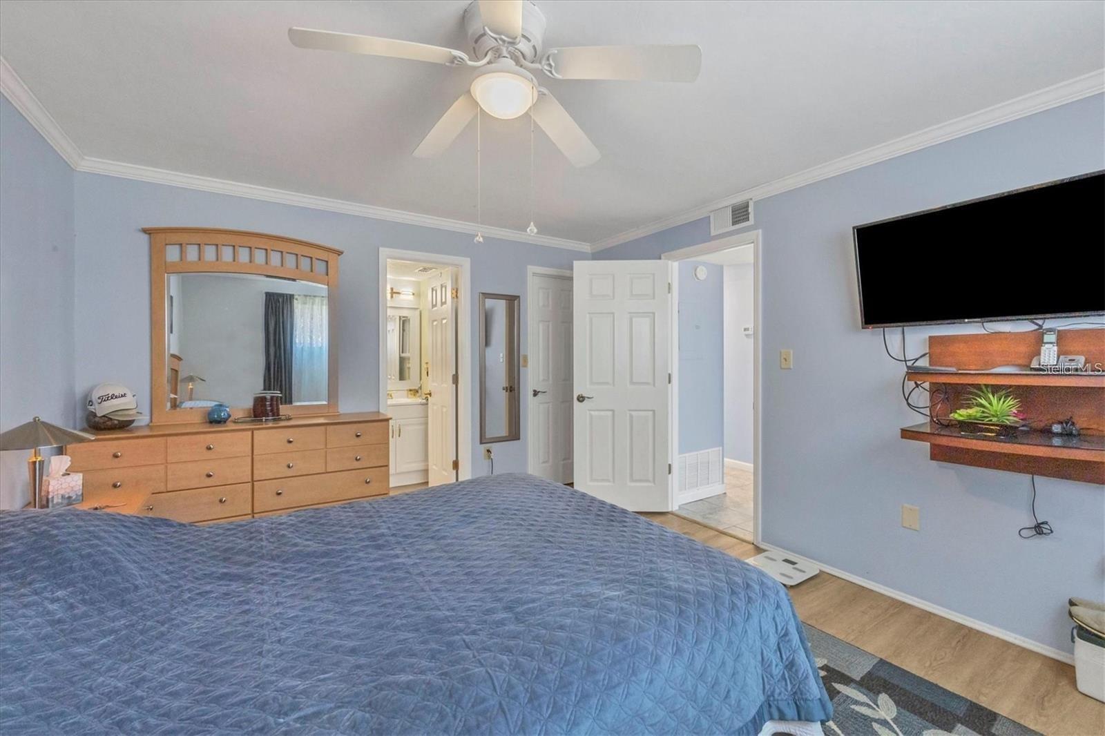 460 Base Ave E #113 Property Photo 11