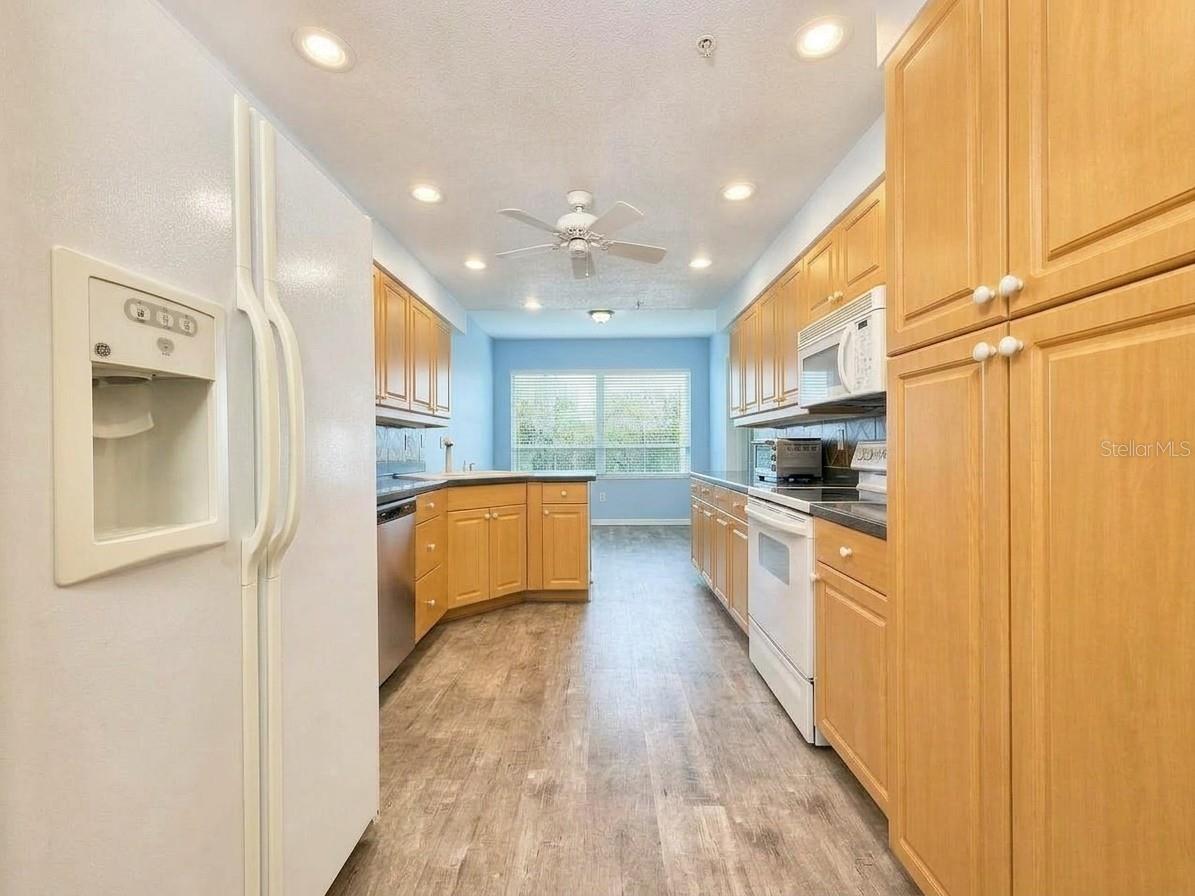 200 Harbor Walk Dr #322 Property Photo 23