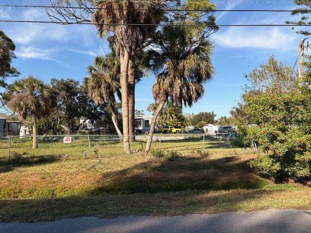 1431 Colonia Ln E Property Photo 3