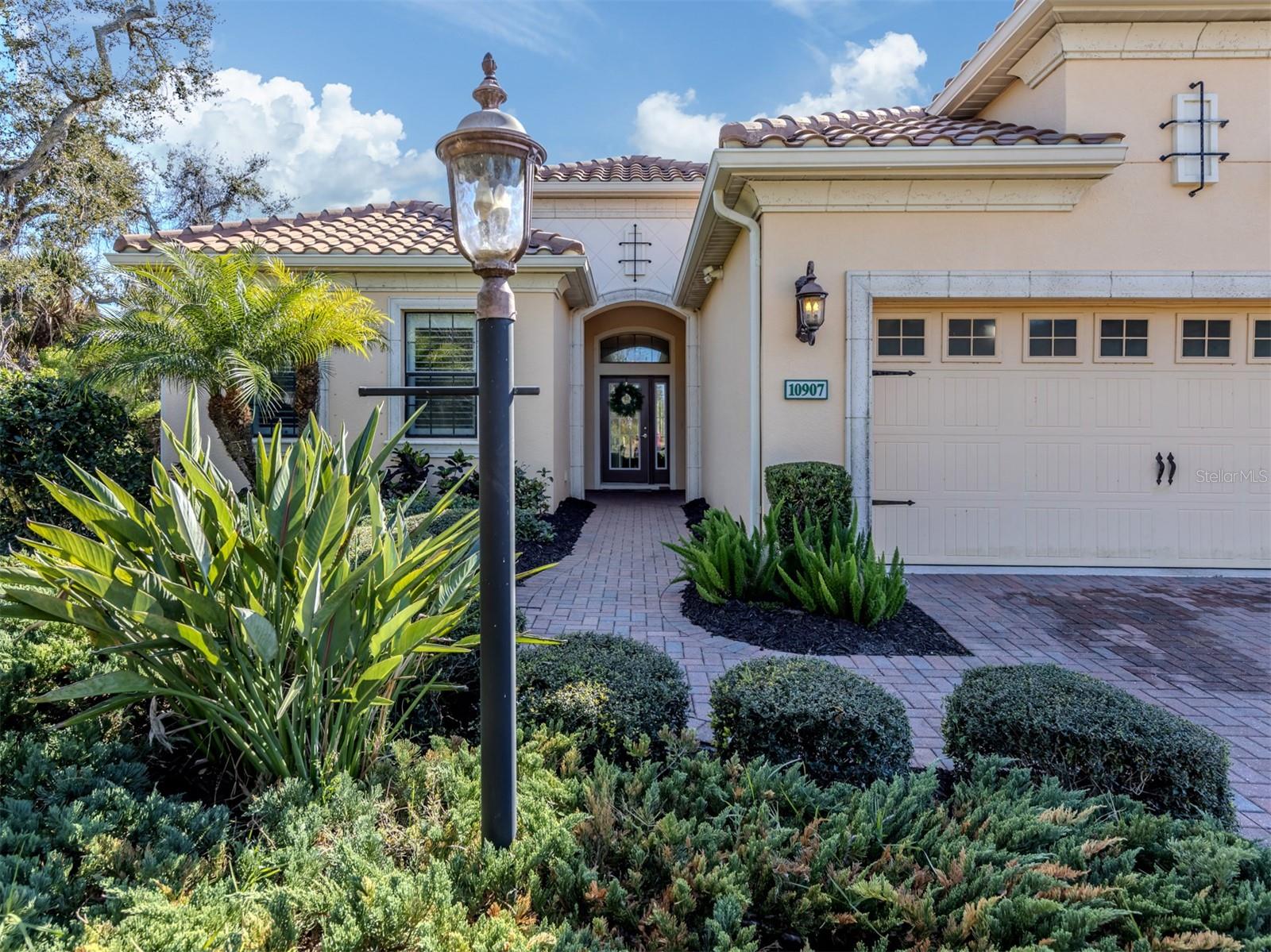 10907 Trophy Dr Property Photo 1
