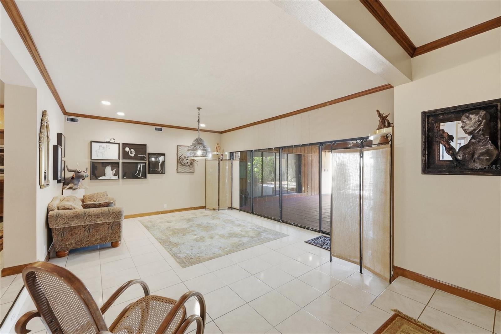 1066 Conover St Property Photo 15