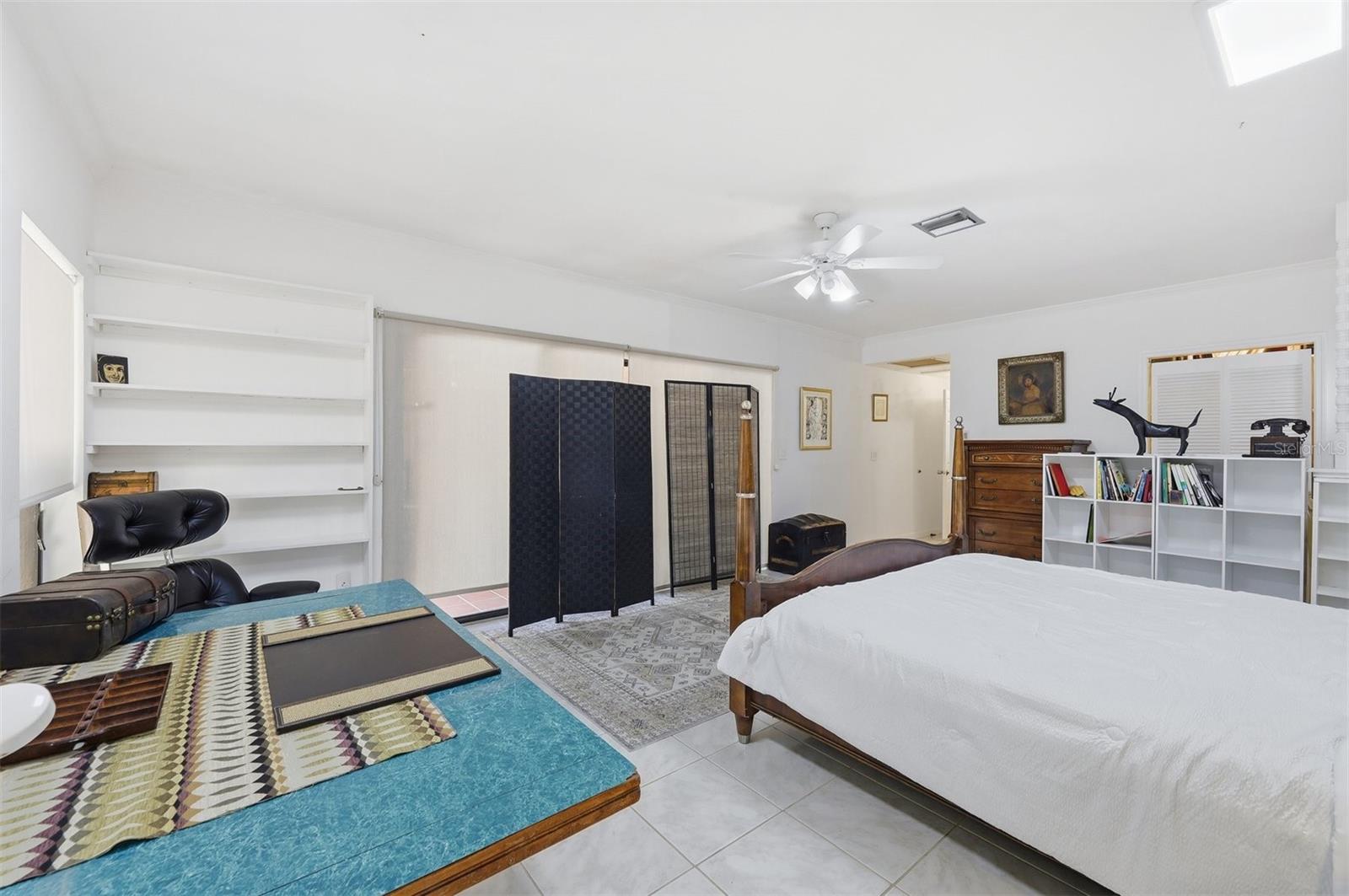 1066 Conover St Property Photo 33