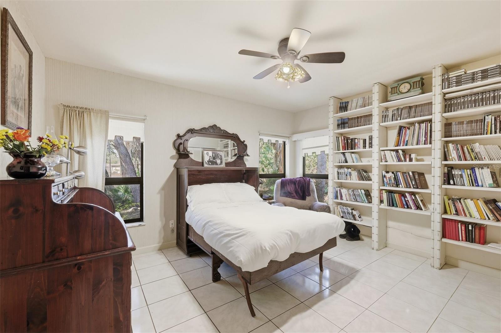 1066 Conover St Property Photo 38