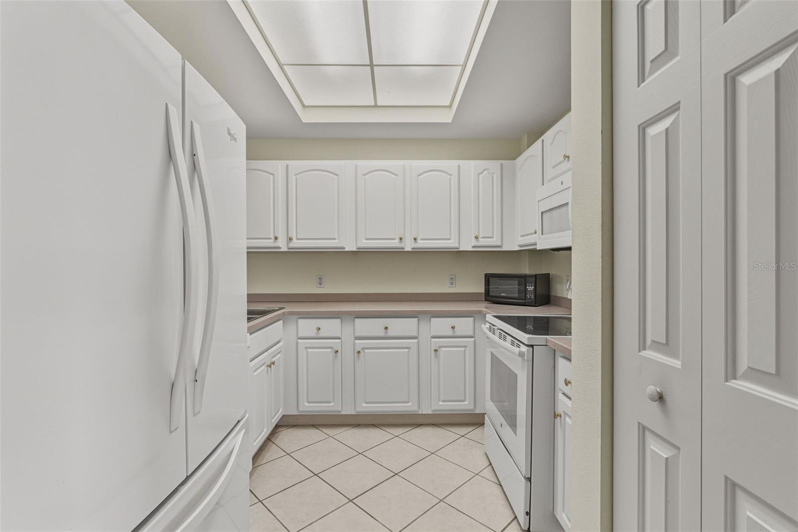 3730 Cadbury Cir #528 Property Photo 13