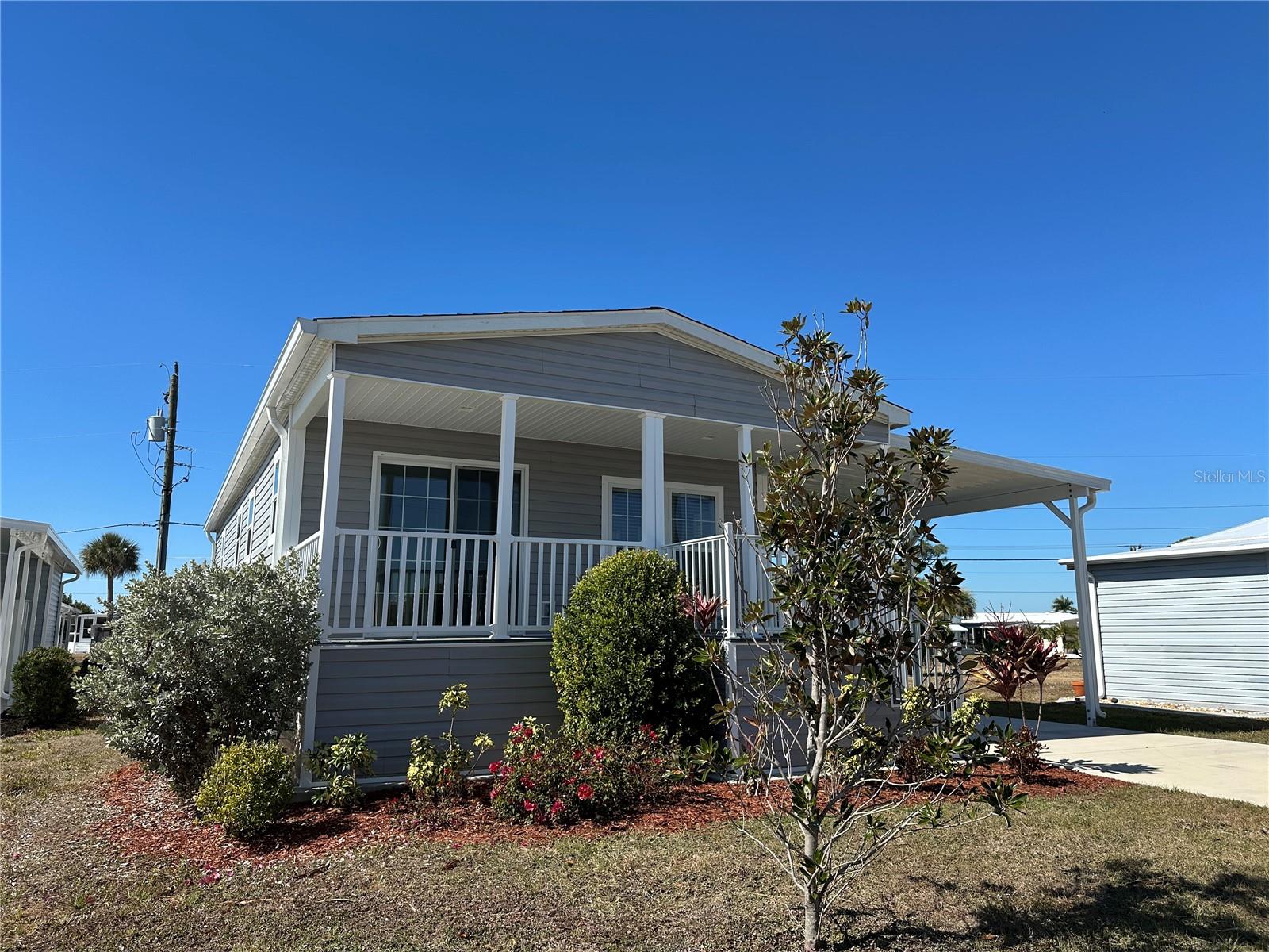 330 Trailorama Dr Property Photo 2