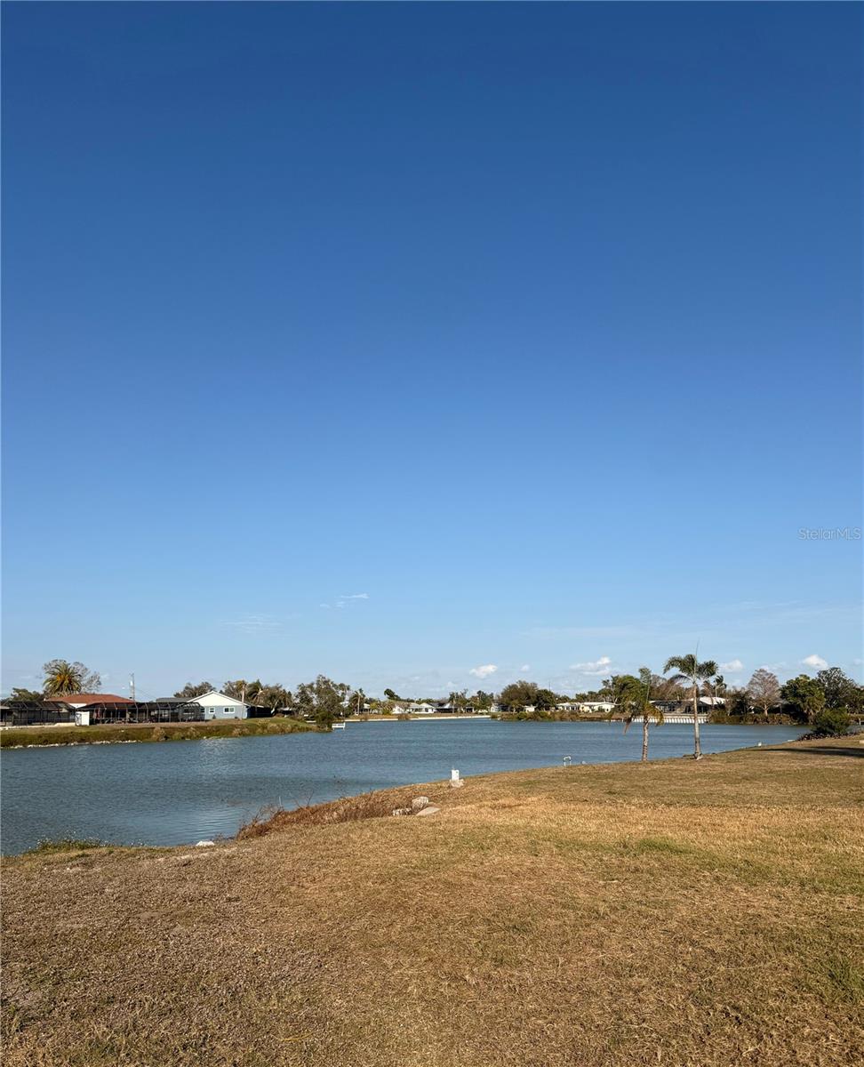 303 Shamrock Blvd Property Photo 2