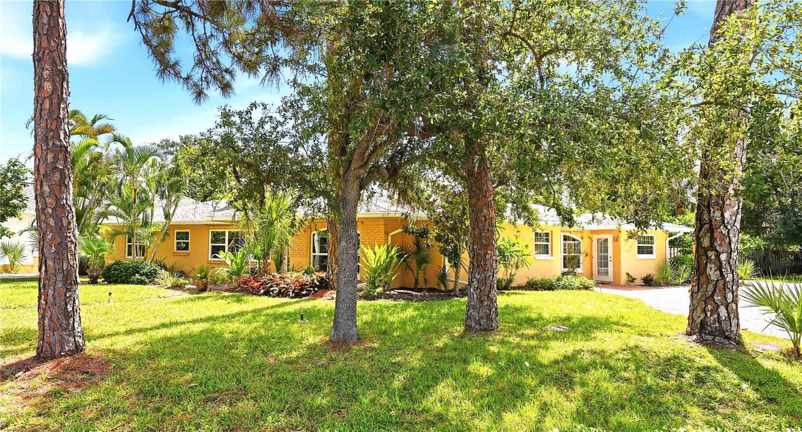 337 Harbor Dr S Property Photo 1