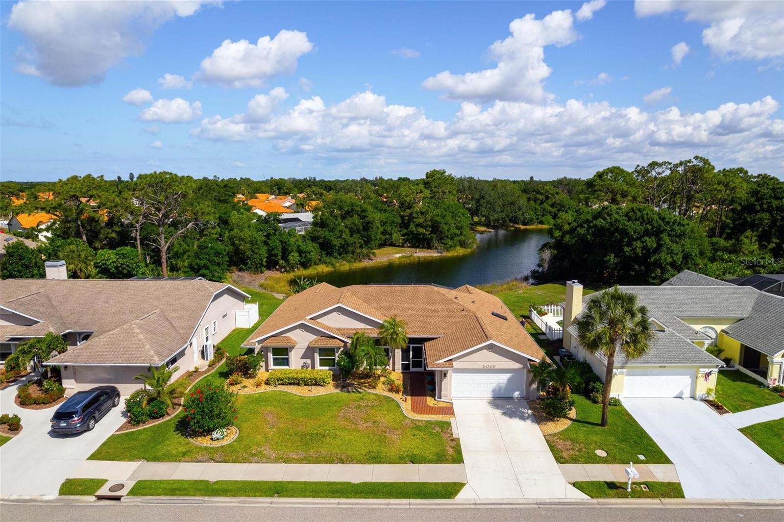 5009 Southern Pine Cir Property Photo