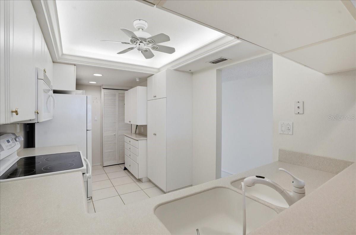 840 The Esplanade N #206 Property Photo 7