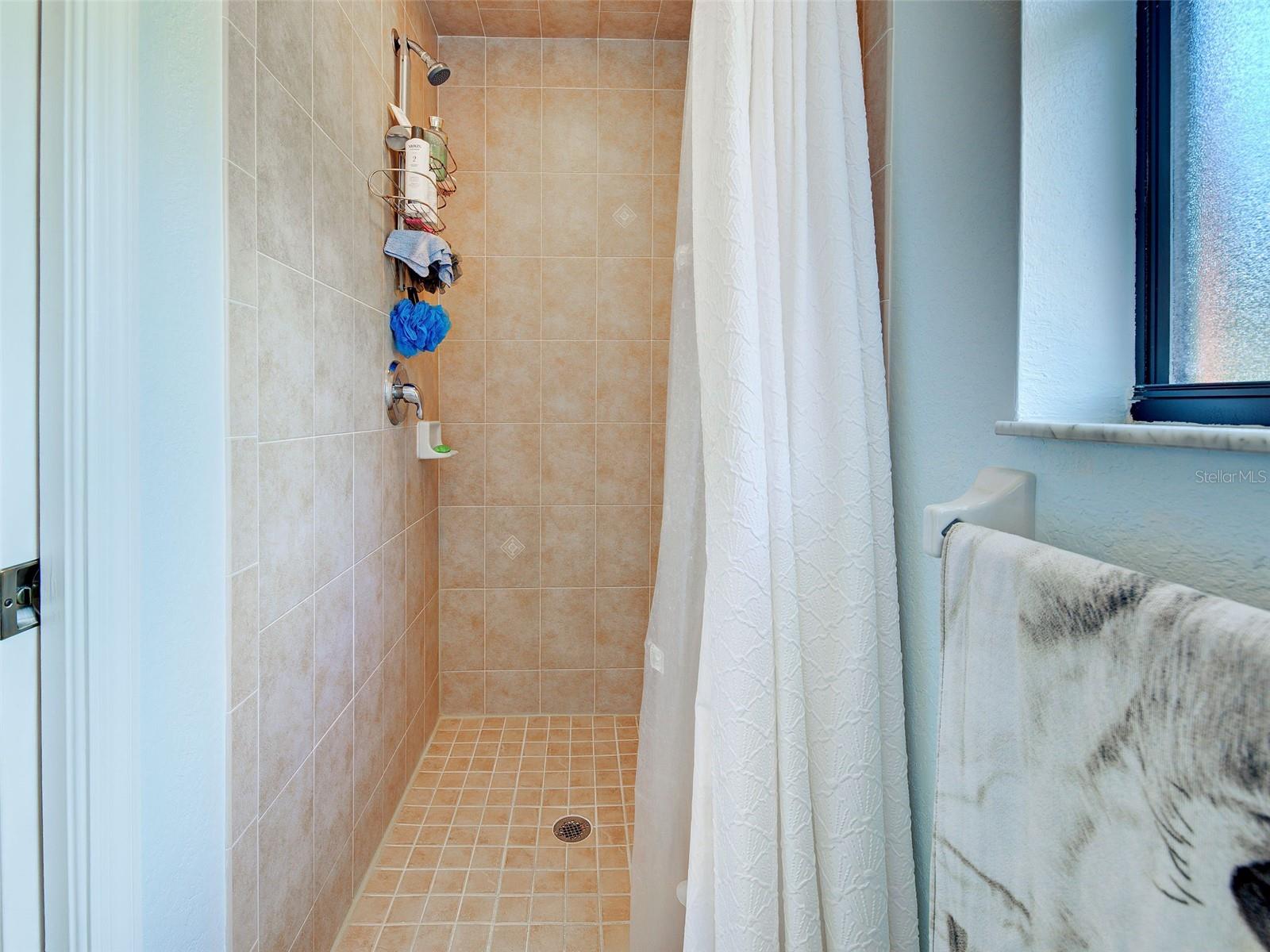 2135 Belvoir St Property Photo 40
