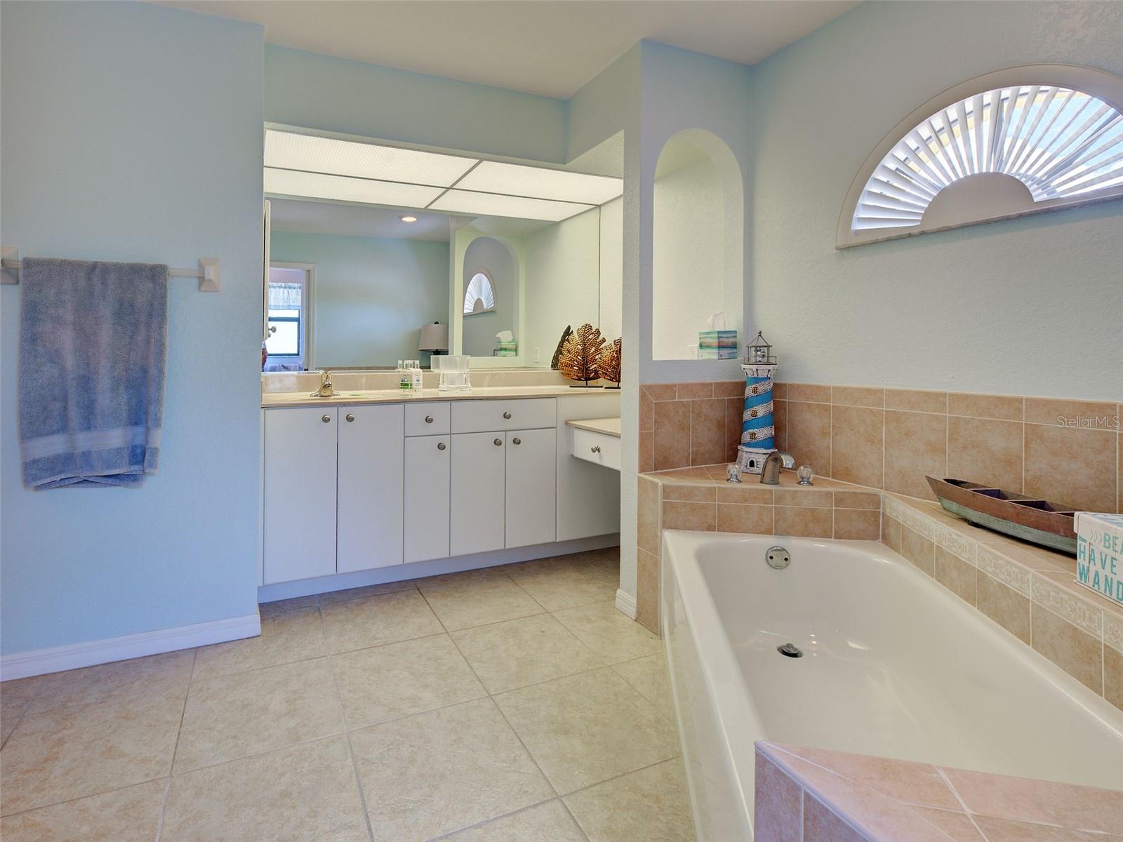 2135 Belvoir St Property Photo 41