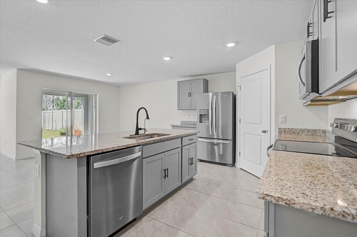 17319 Wheatberry Blvd Property Photo 3