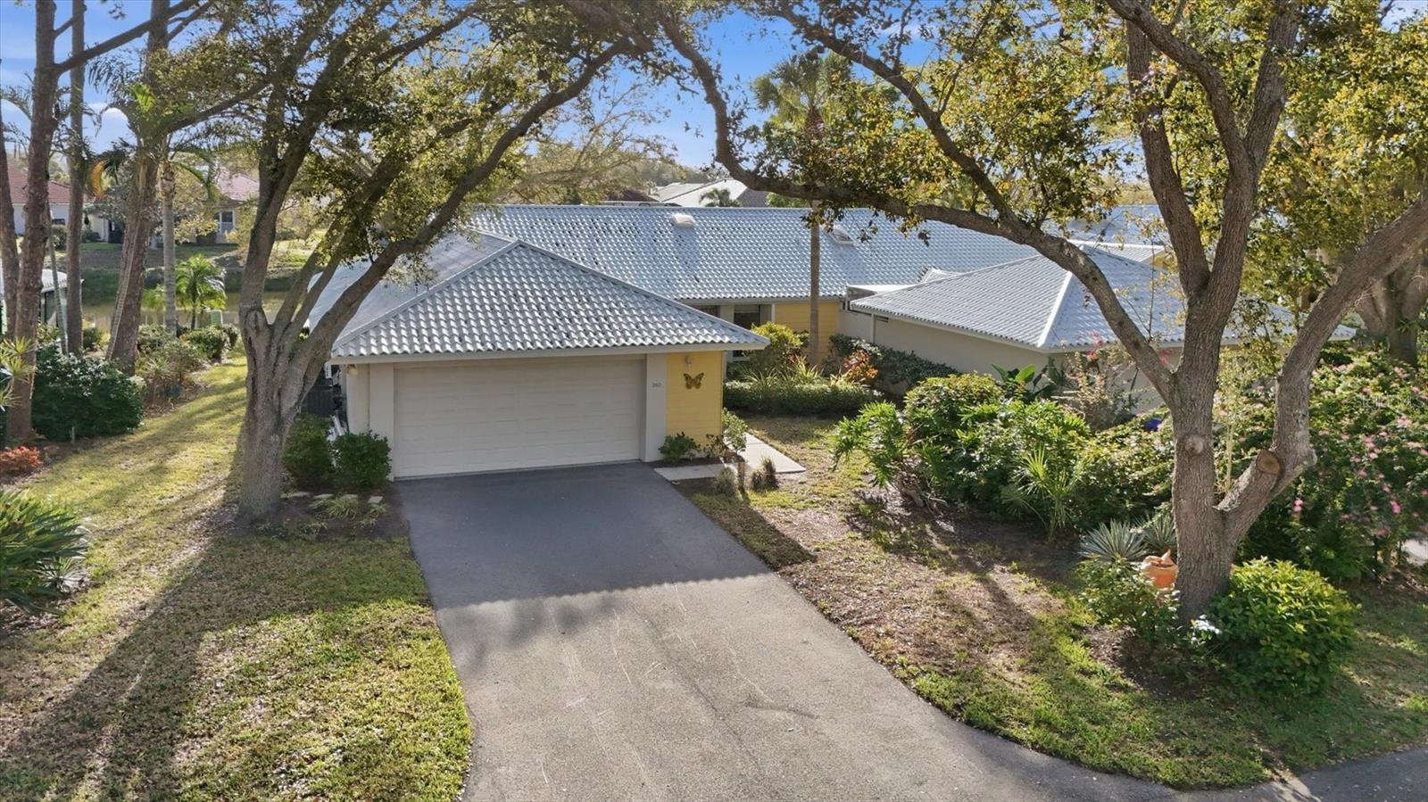 260 SOUTHAMPTON DR #312 Property Photo 1