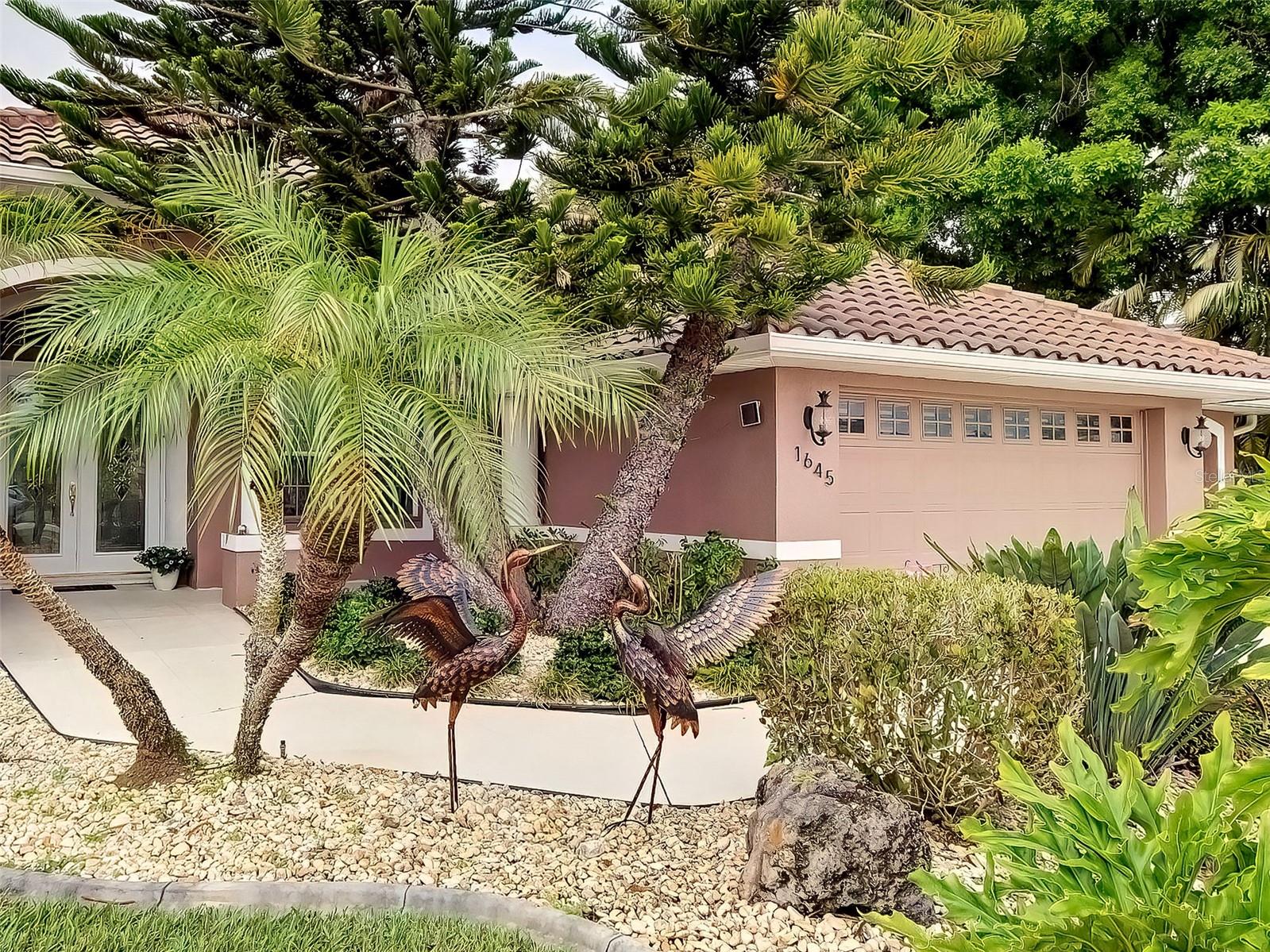 1645 Palmetto Palm Way Property Photo 4