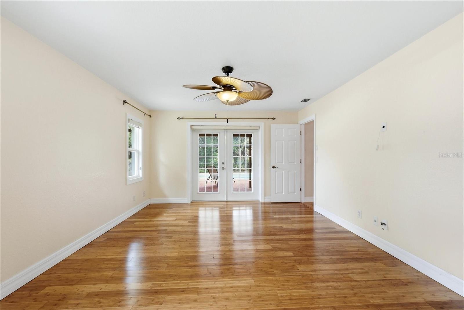 1114 Dewhurst St Property Photo 32