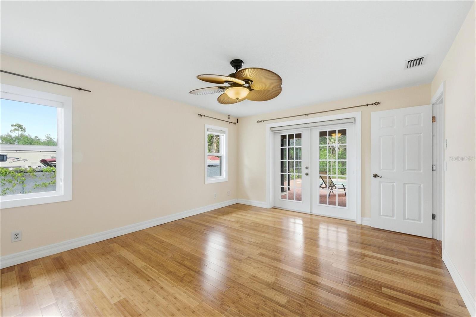 1114 Dewhurst St Property Photo 33