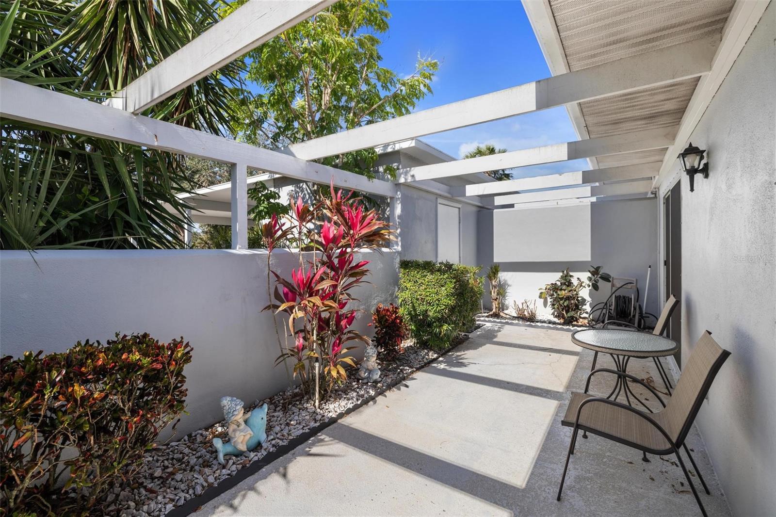 276 Cerromar Way S #60 Property Photo 3