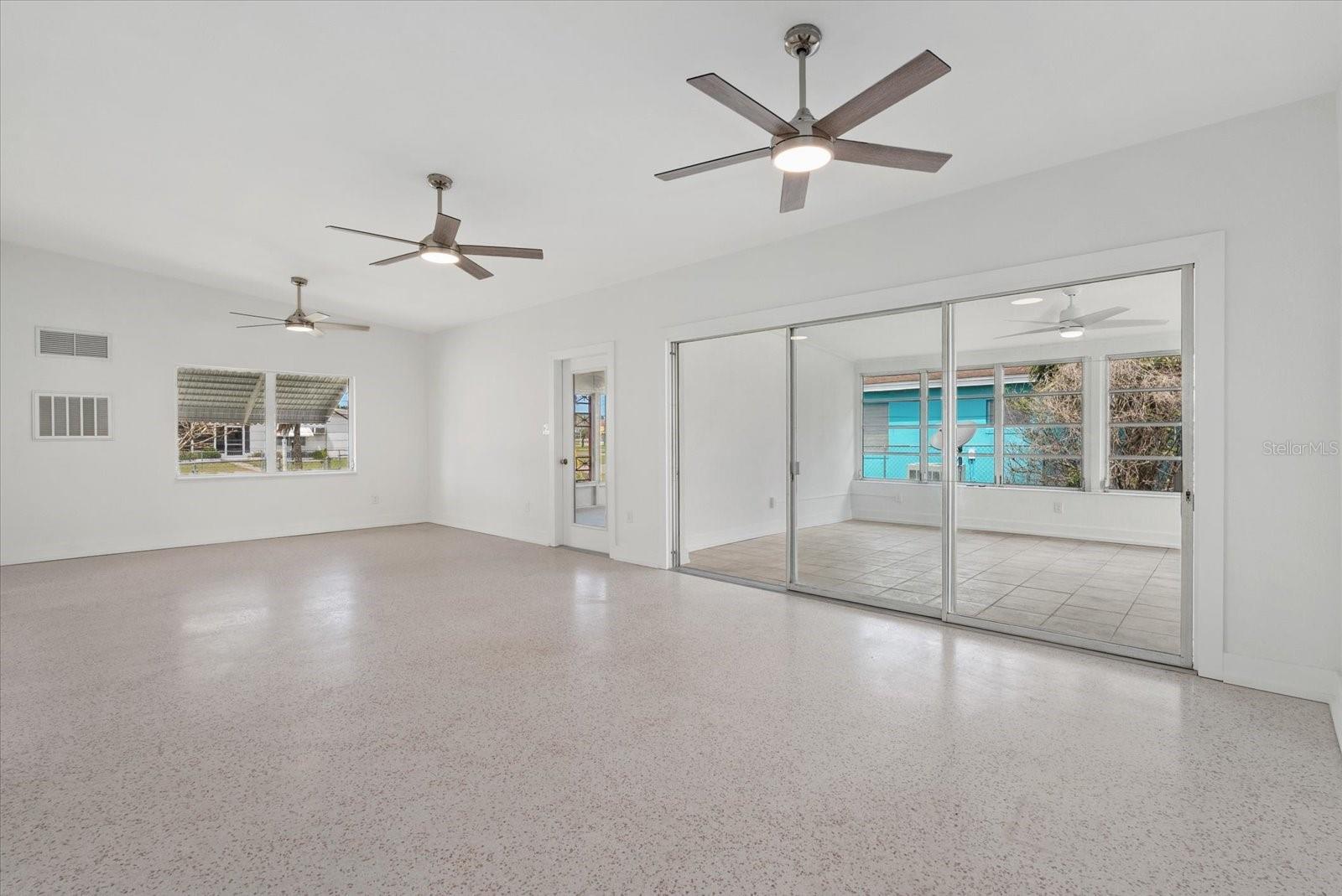 6019 Merril St Property Photo 5