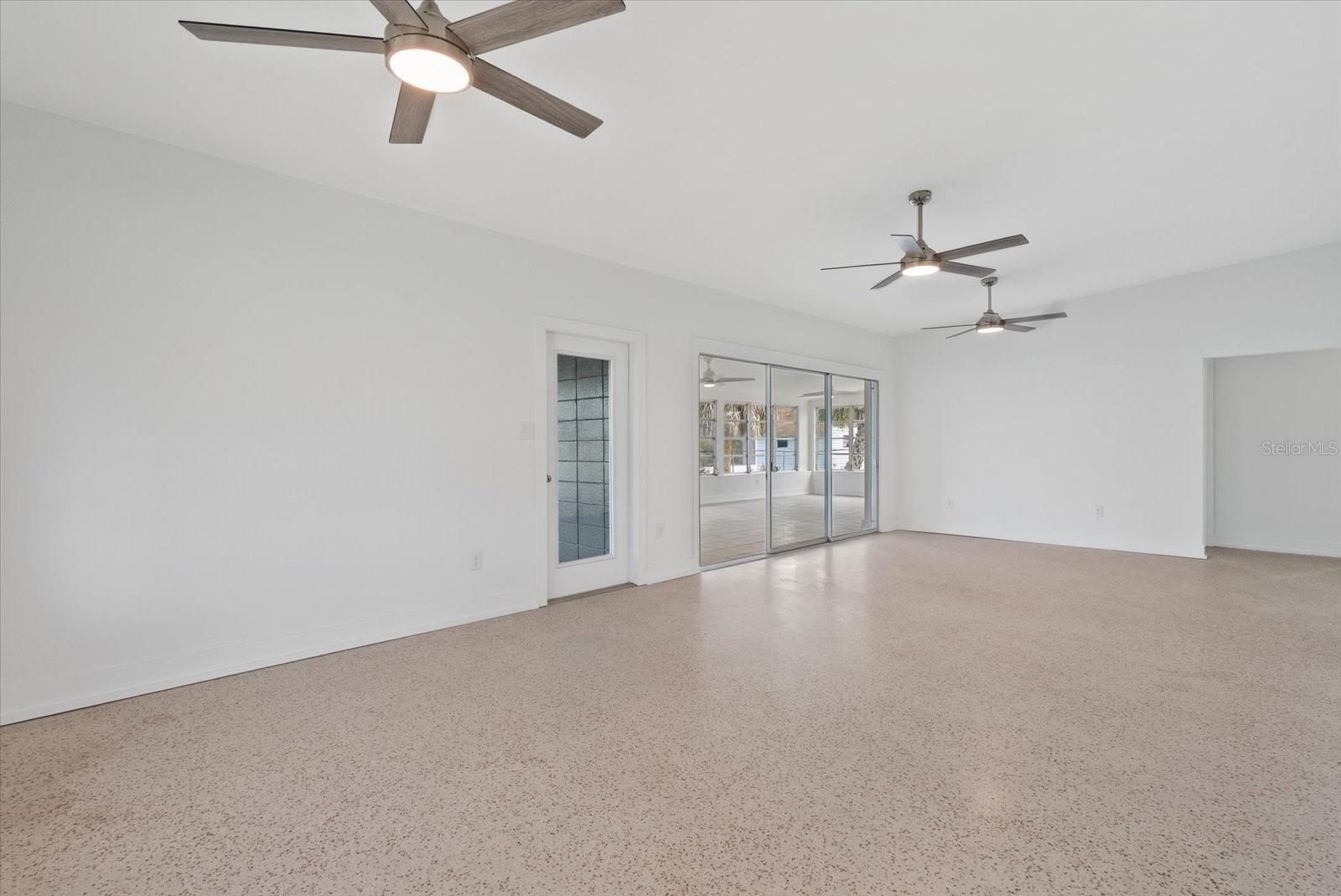 6019 Merril St Property Photo 7