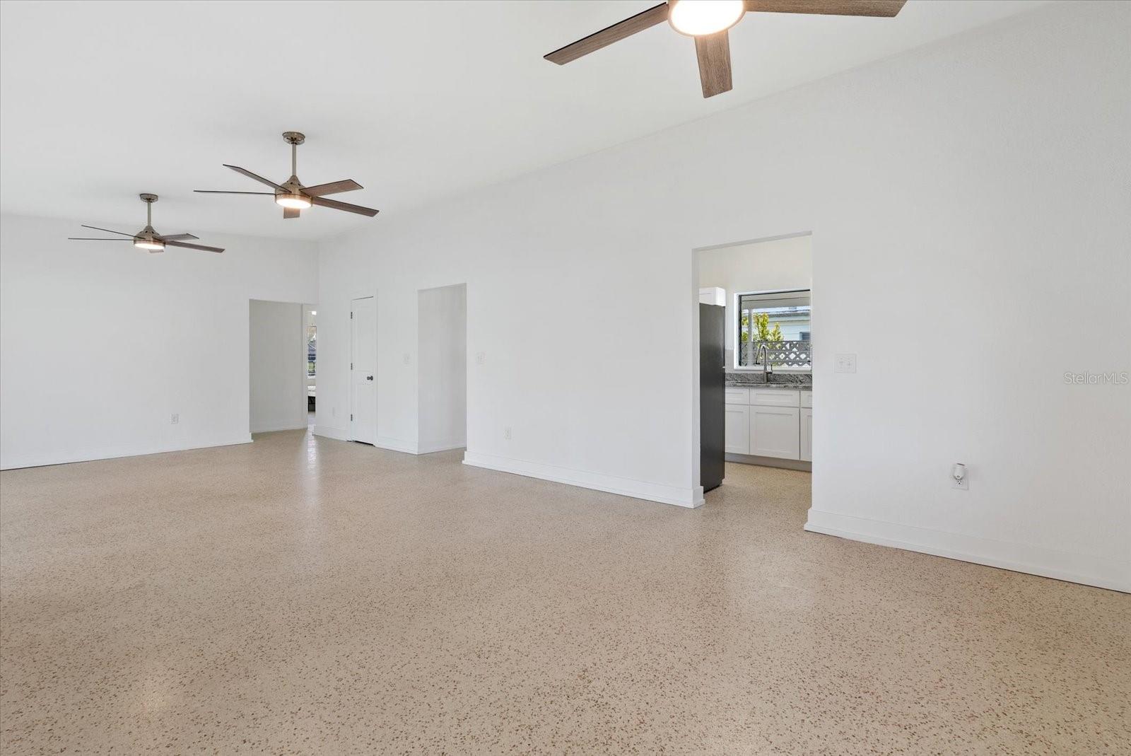 6019 Merril St Property Photo 8