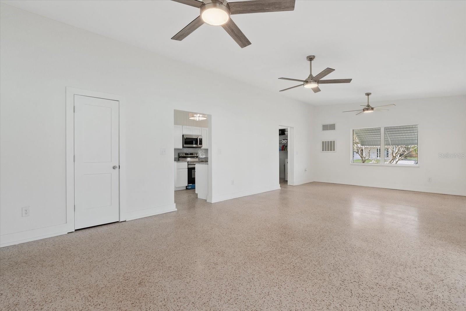 6019 Merril St Property Photo 9