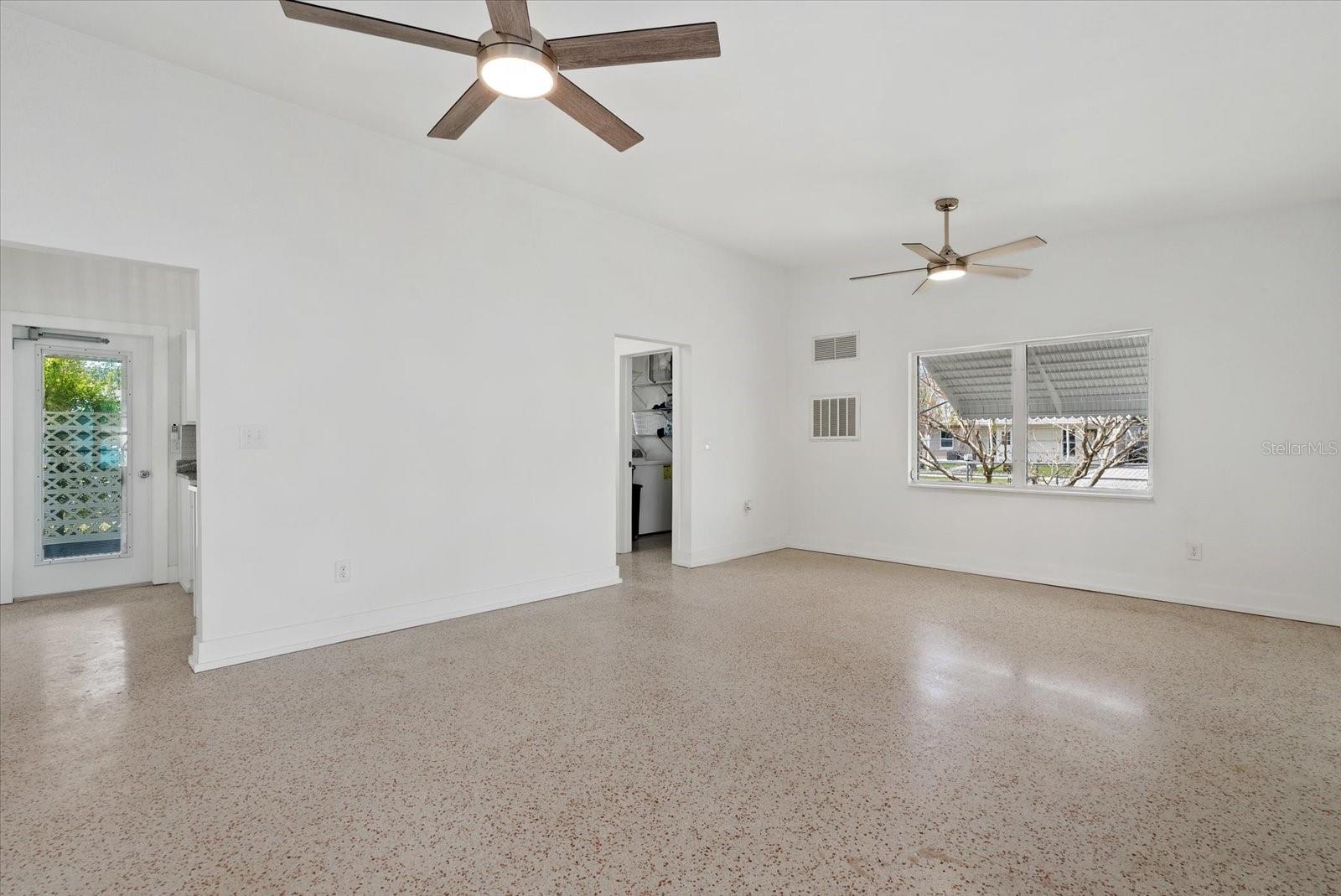 6019 Merril St Property Photo 10