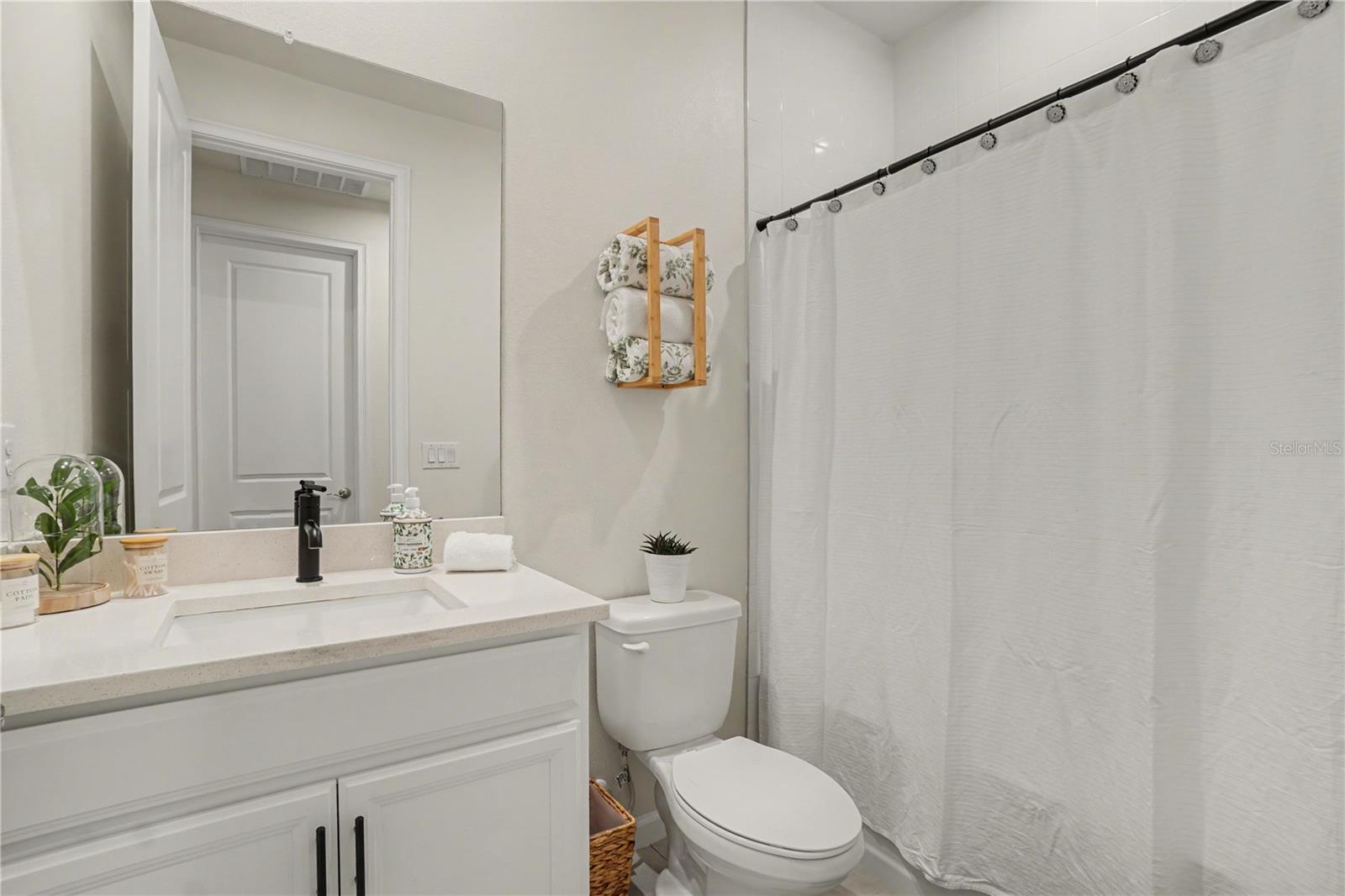 18065 Grand Prosperity Dr Property Photo 17