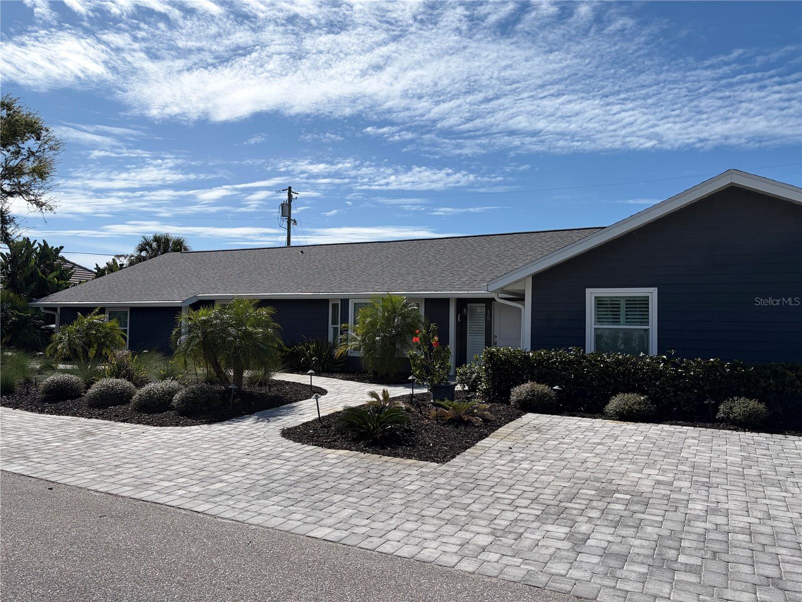 15 Gulf Manor Dr Property Photo 3