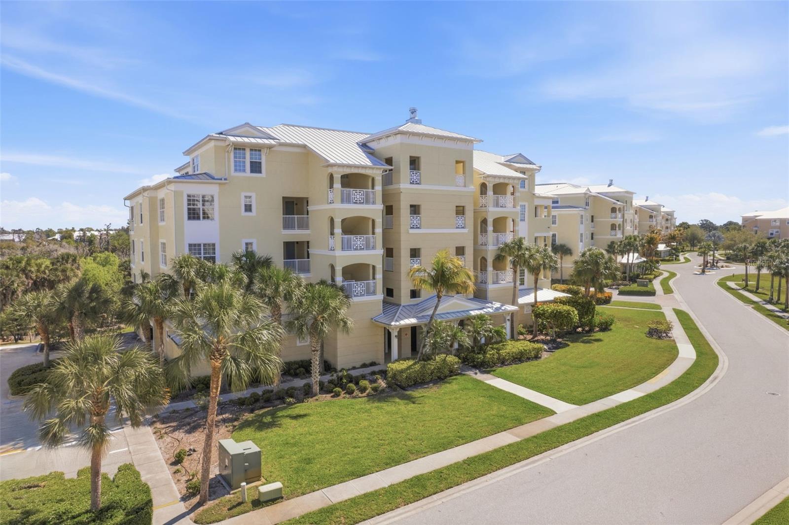 8561 Amberjack Cir #302 Property Photo 6