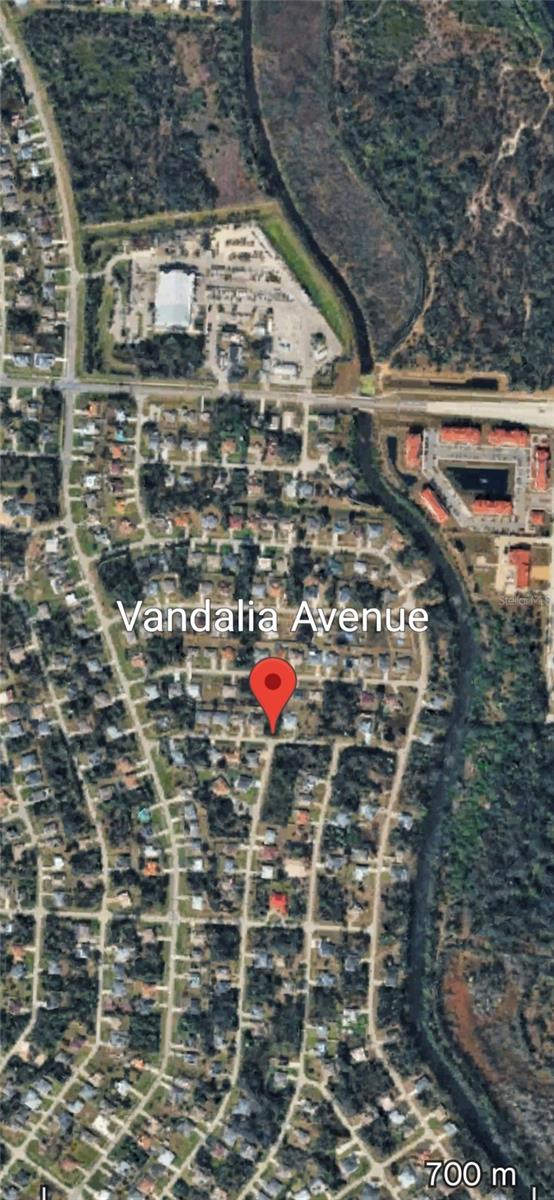 Vandalia Ave Property Photo 3