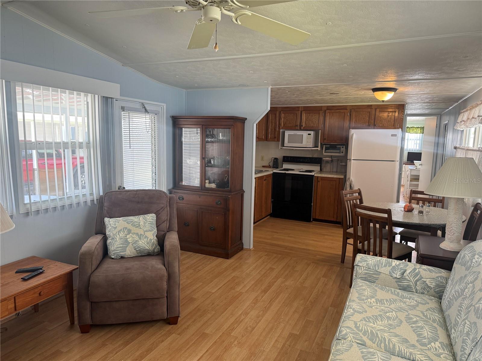 731 Camellia Dr Property Photo 3