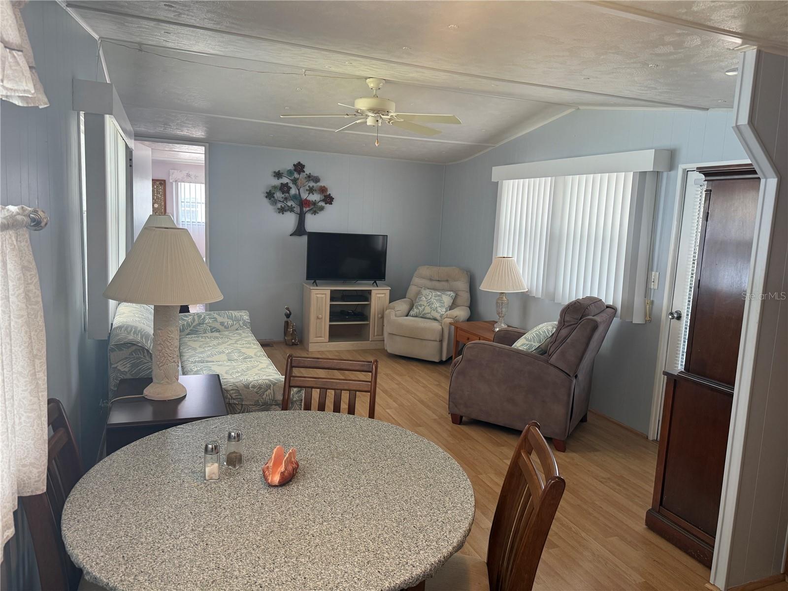 731 Camellia Dr Property Photo 4