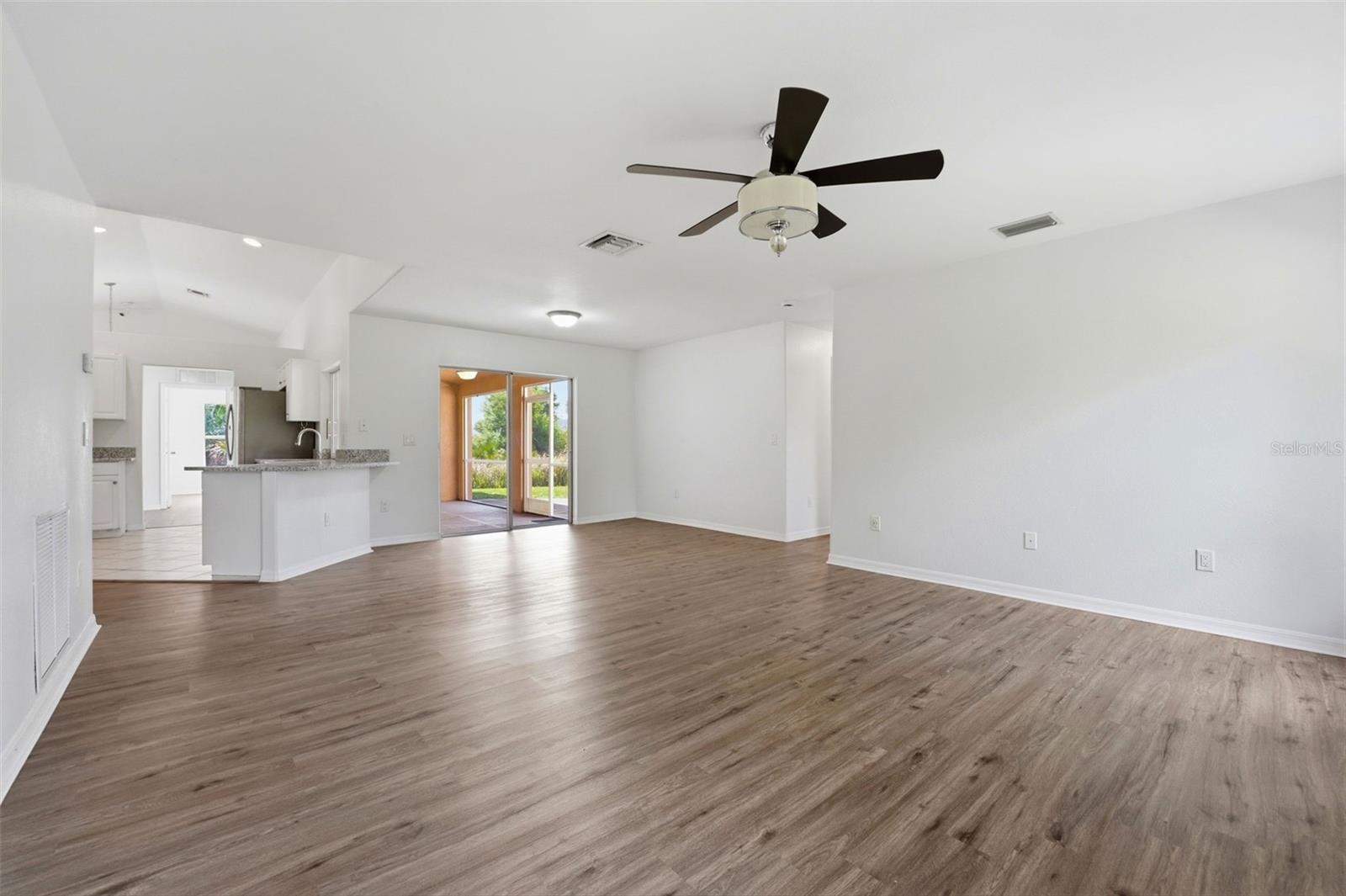 2637 Courtland Ave Property Photo 17