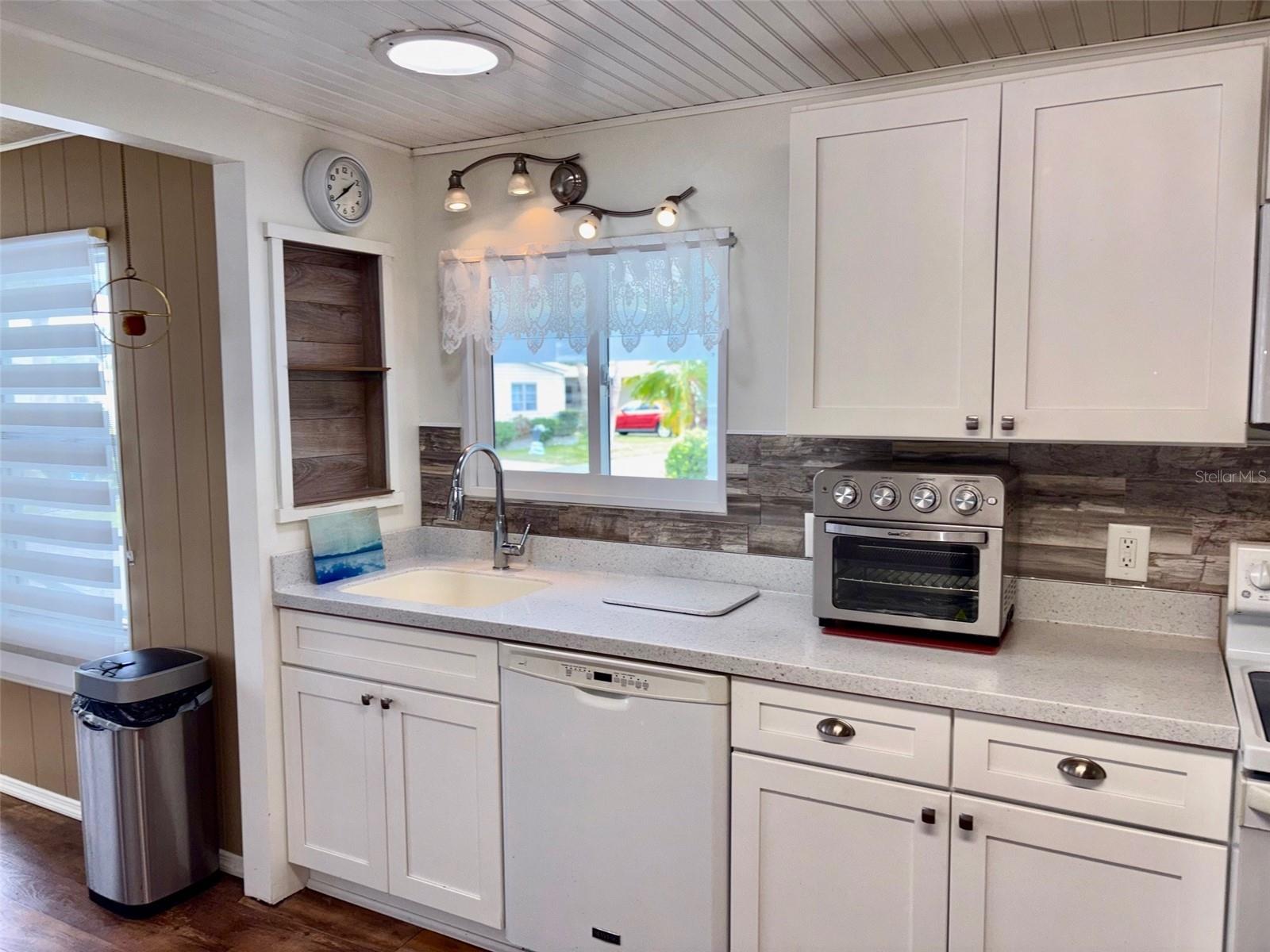 413 Cervina Dr N Property Photo 10